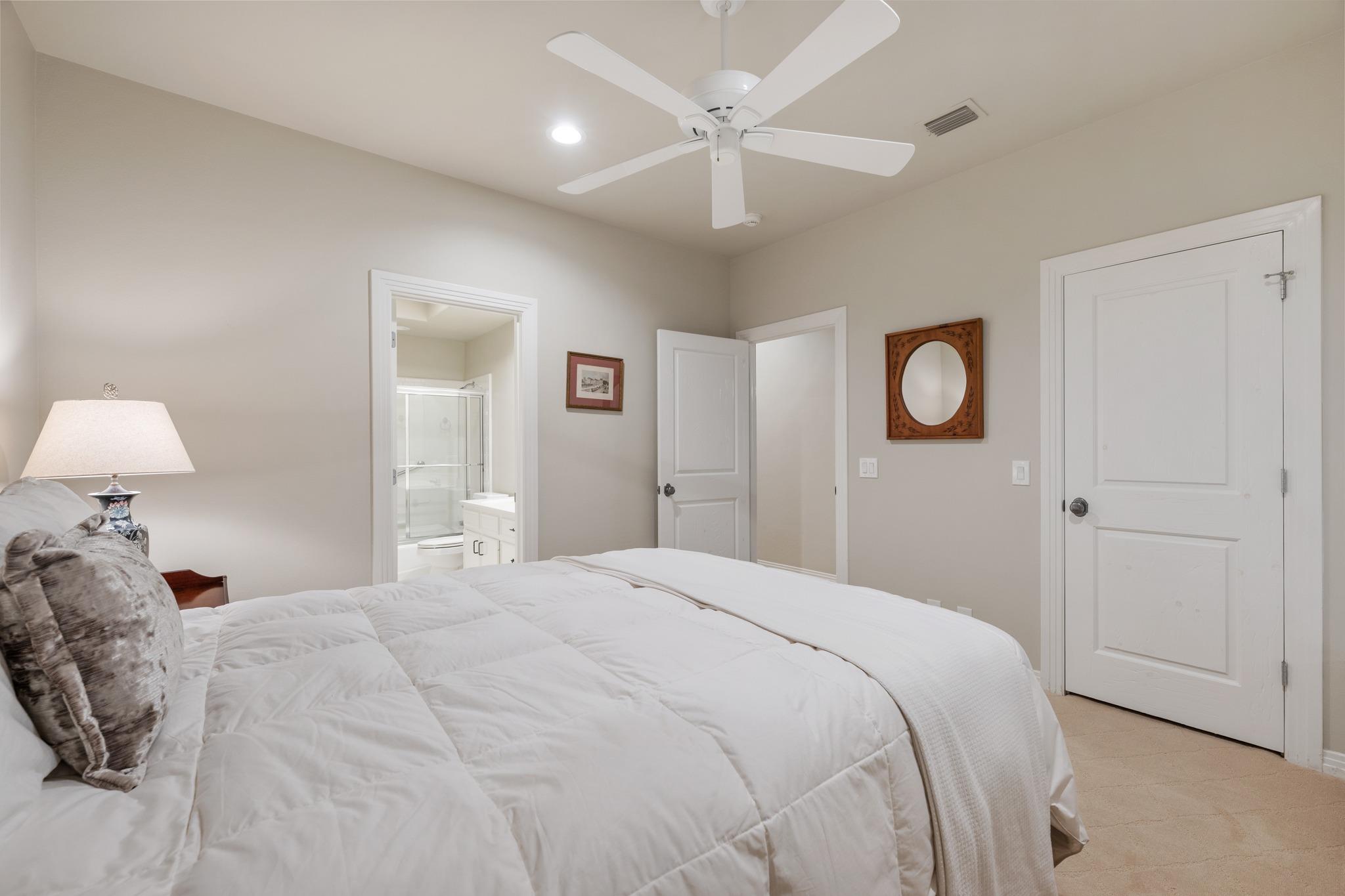 15903 Soleil CT