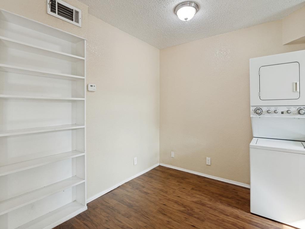 2401 Manor Rd # 218