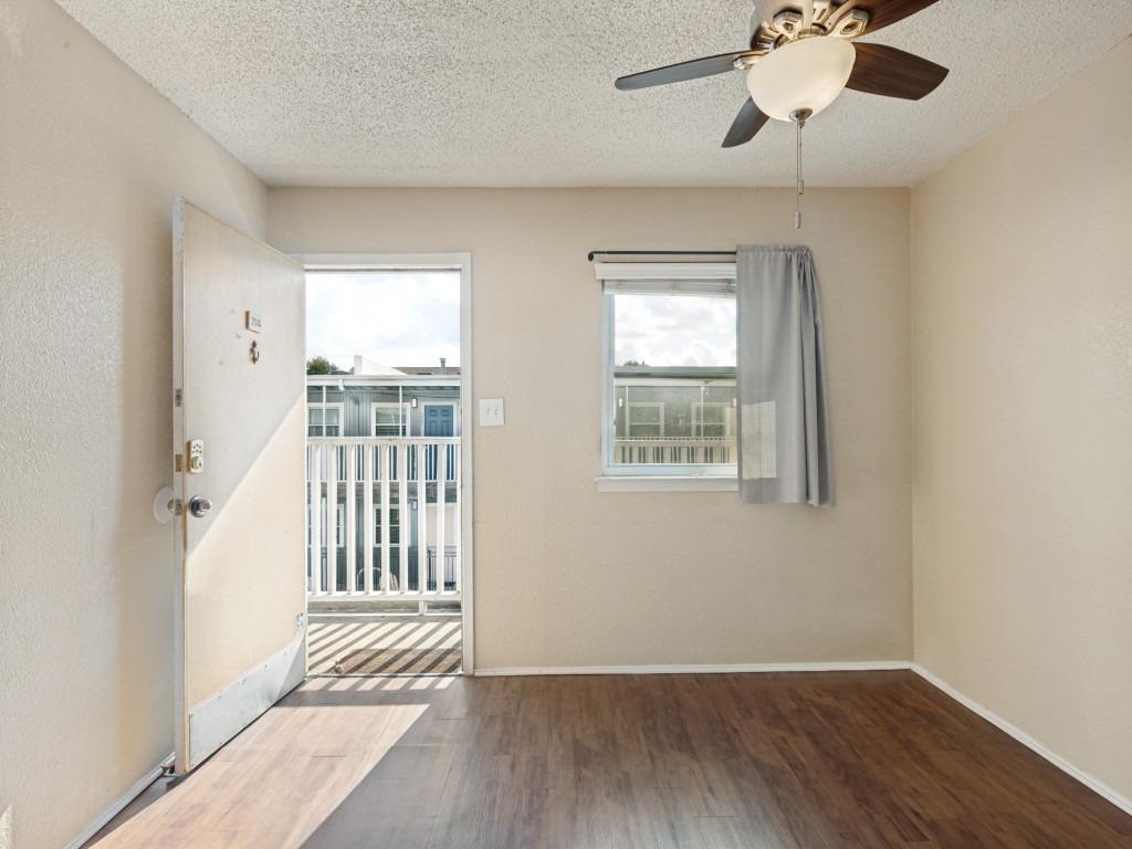 2401 Manor Rd # 218