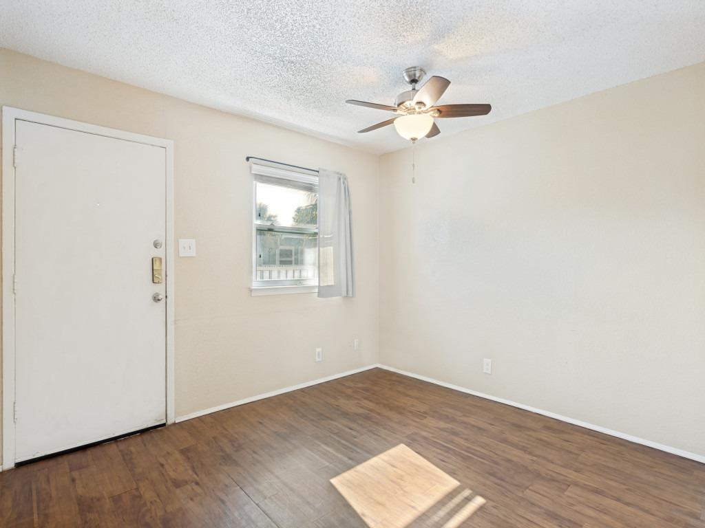 2401 Manor Rd # 218
