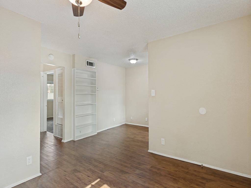 2401 Manor Rd # 218
