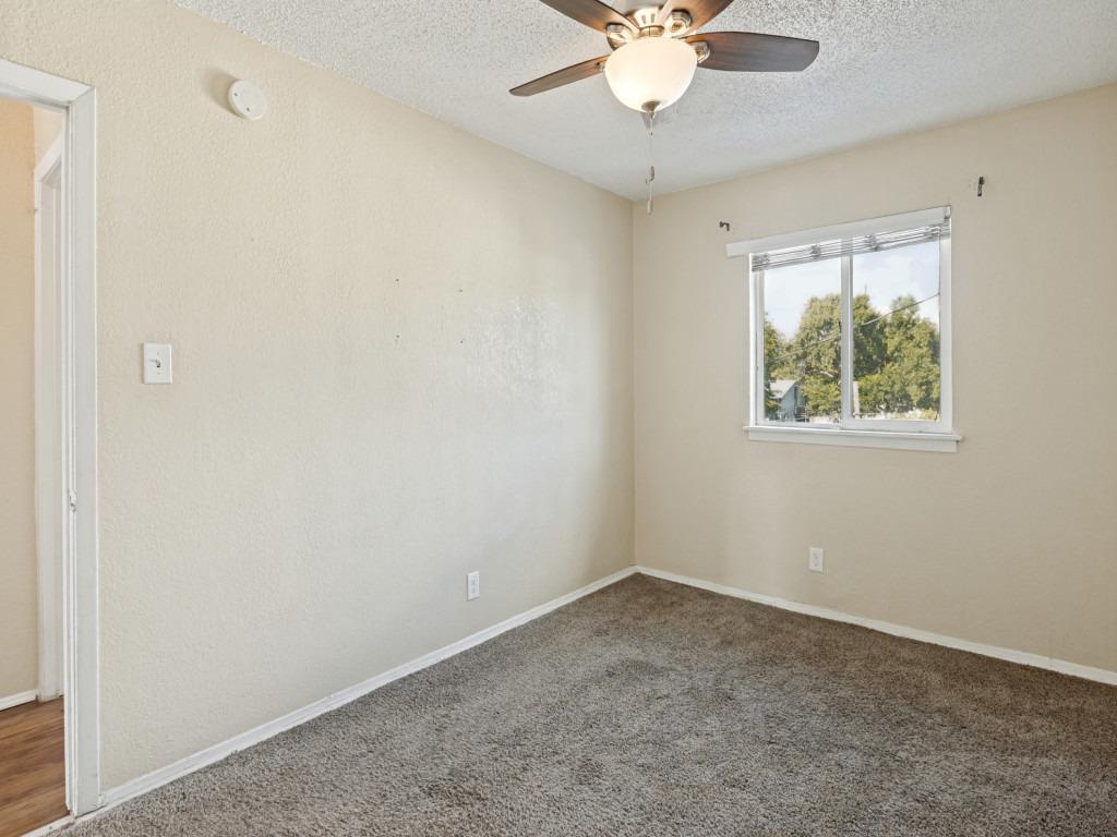 2401 Manor Rd # 218