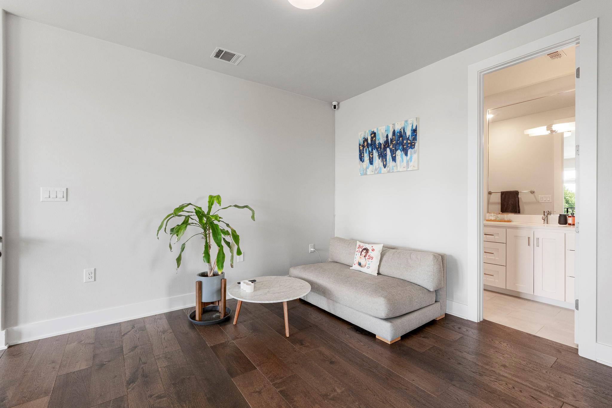 2103 Greenwood Ave # B Unit: Building 1, Unit B