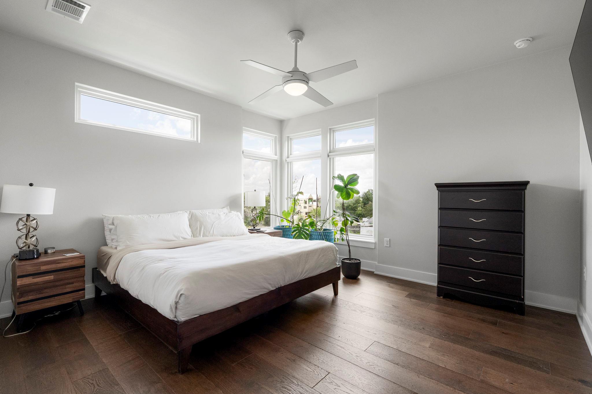 2103 Greenwood Ave # B Unit: Building 1, Unit B