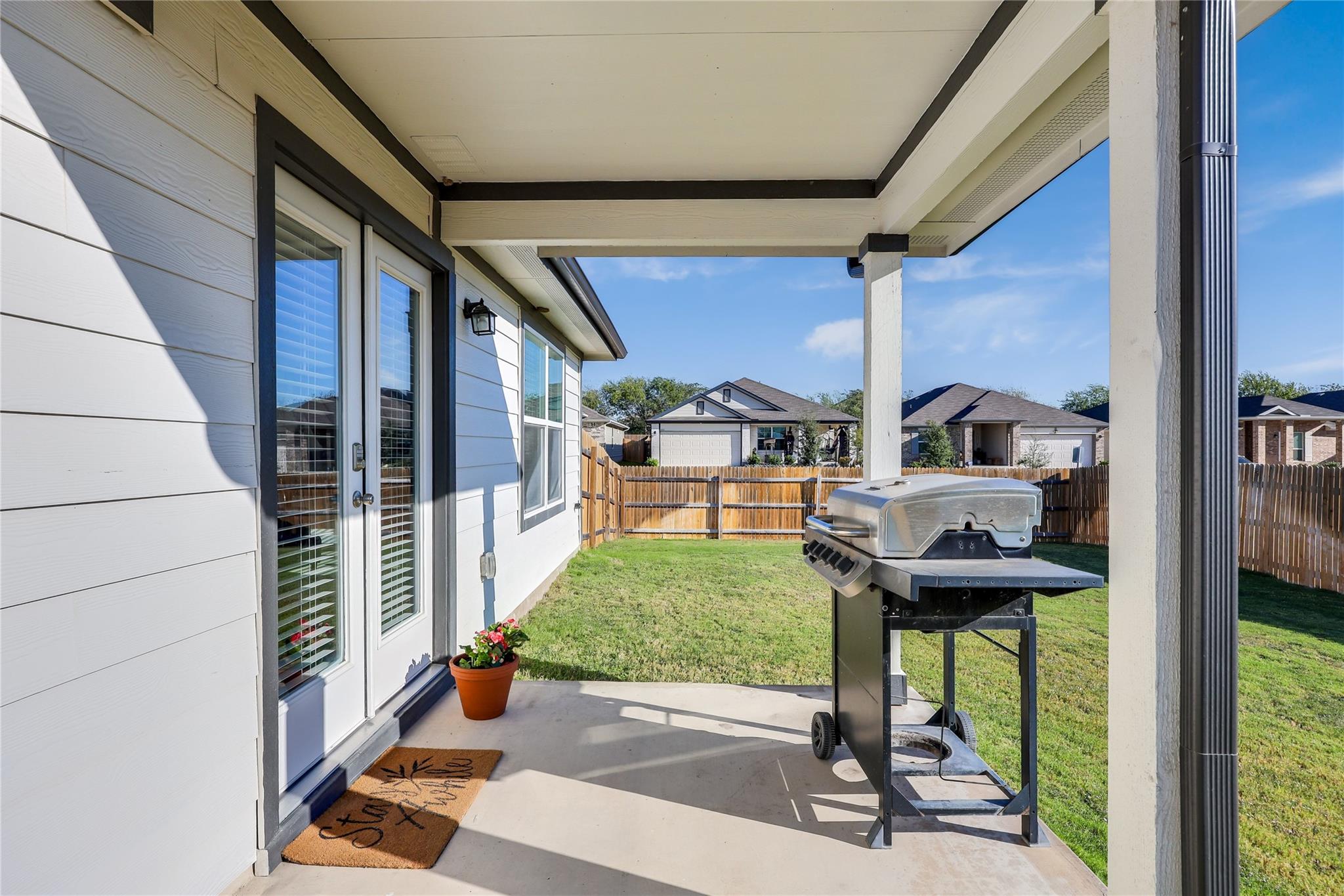 332 Pedernales LN