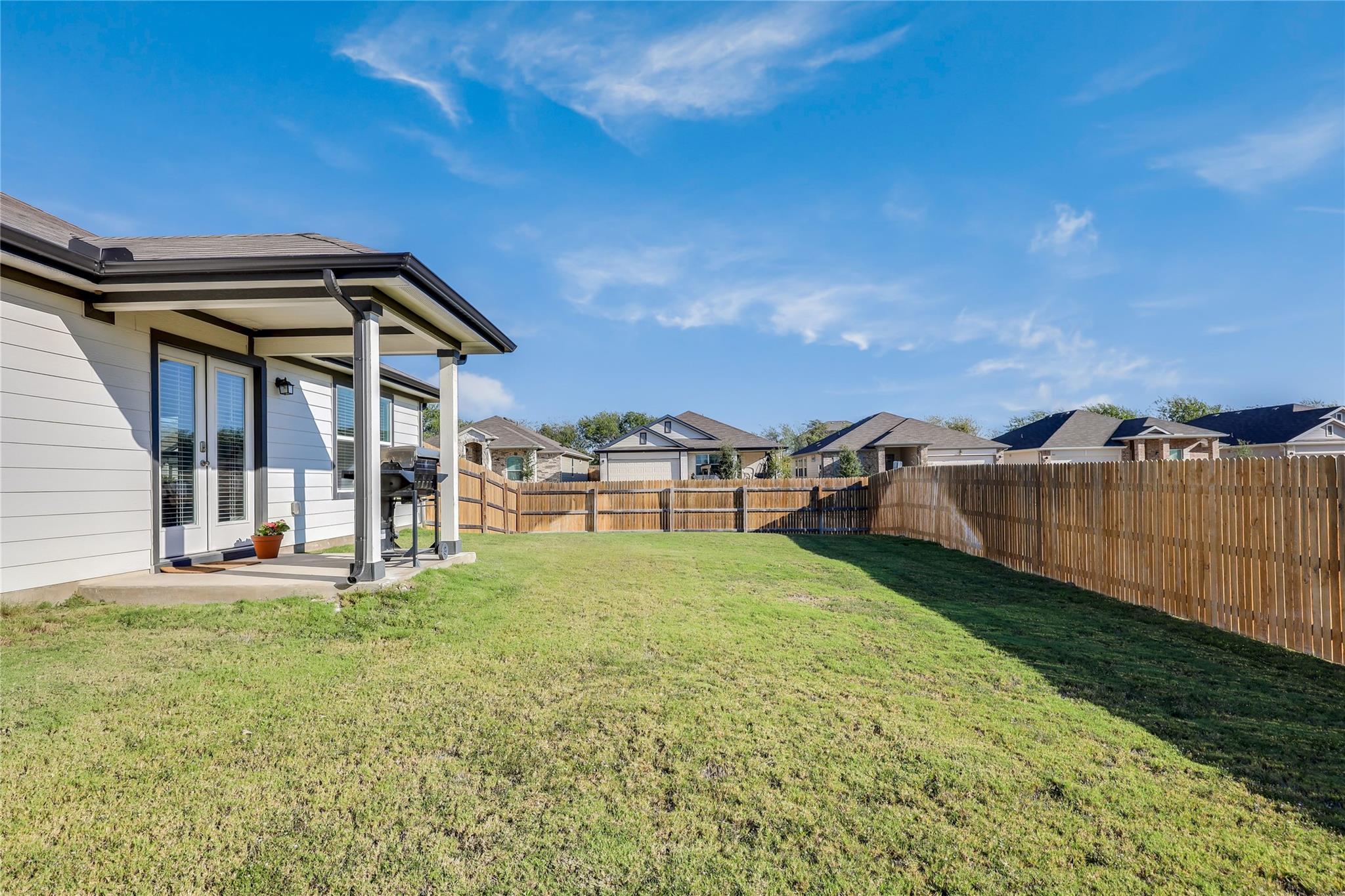 332 Pedernales LN