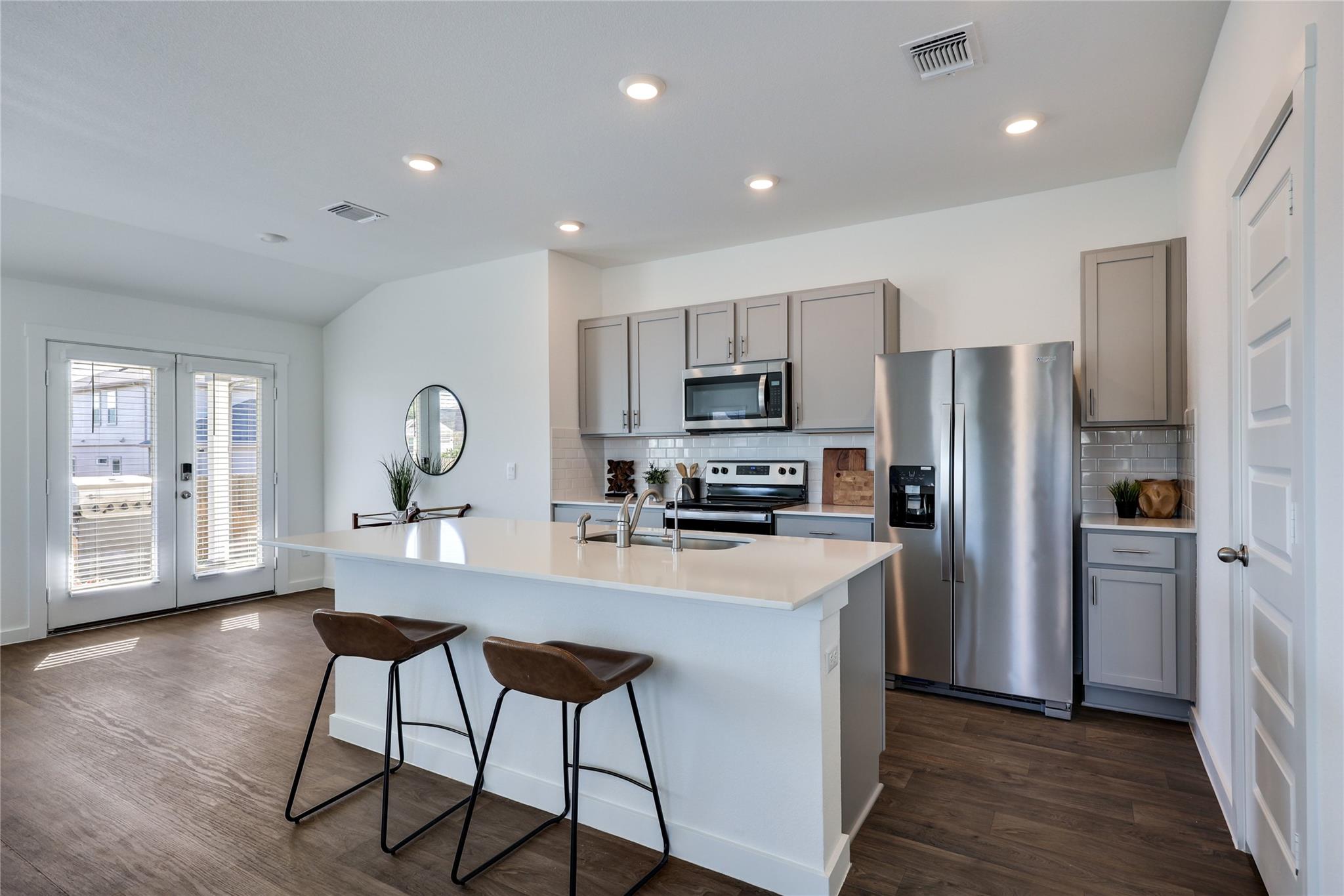 332 Pedernales LN