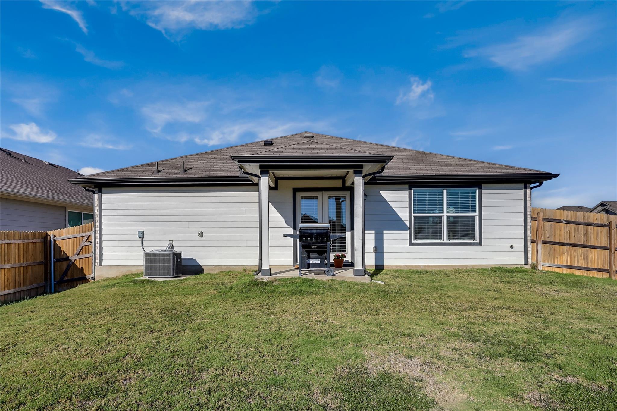 332 Pedernales LN