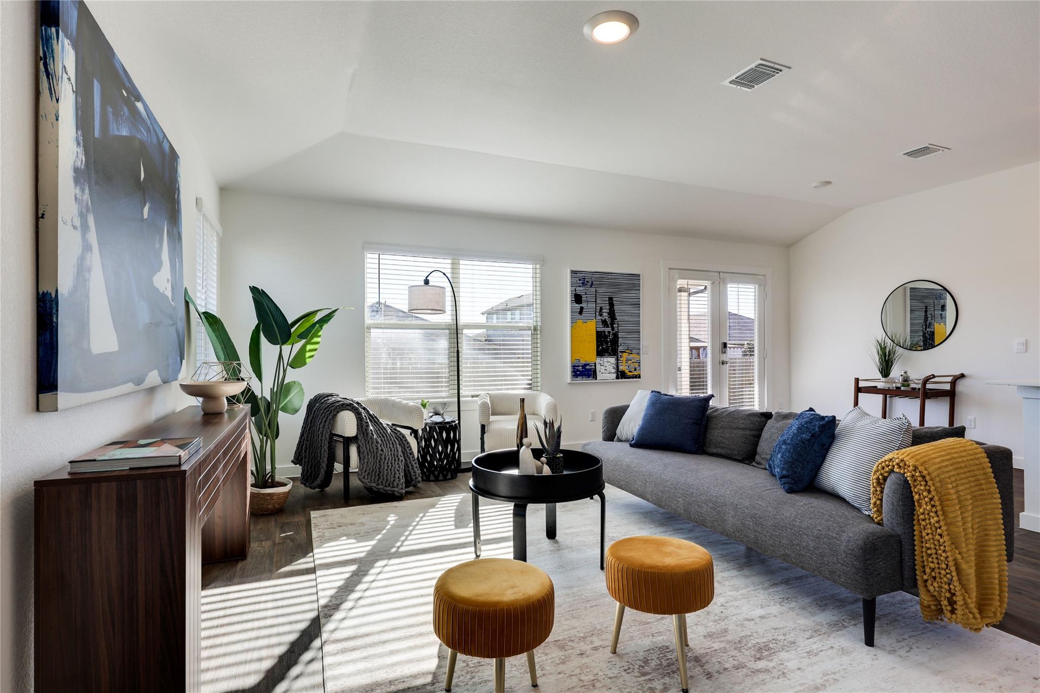 332 Pedernales LN