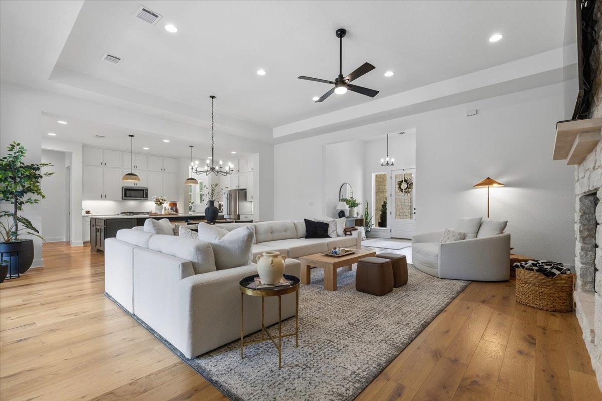 101 Onion Creek LN