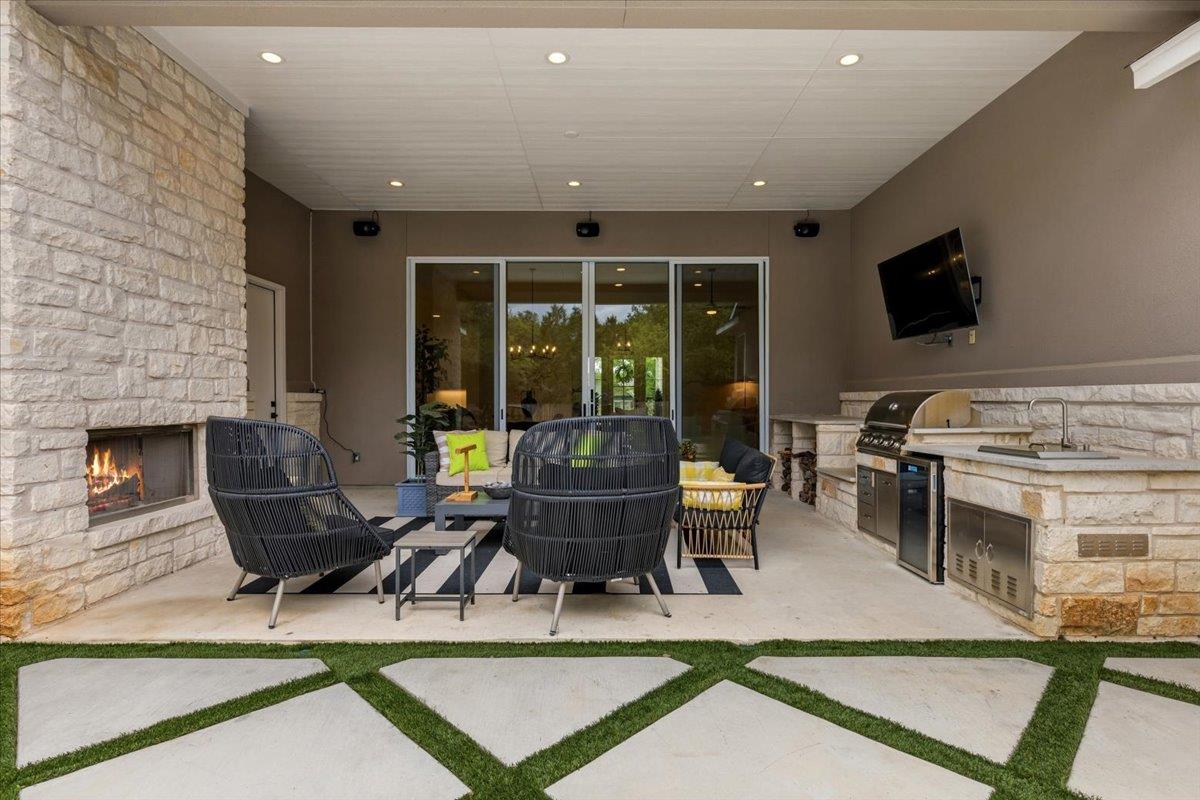 101 Onion Creek LN
