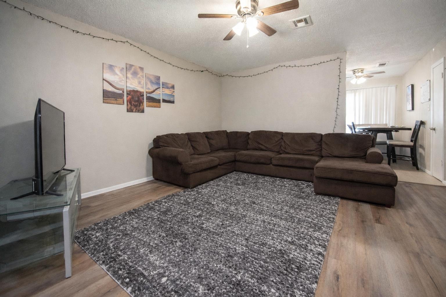 2214 Saulsbury DR