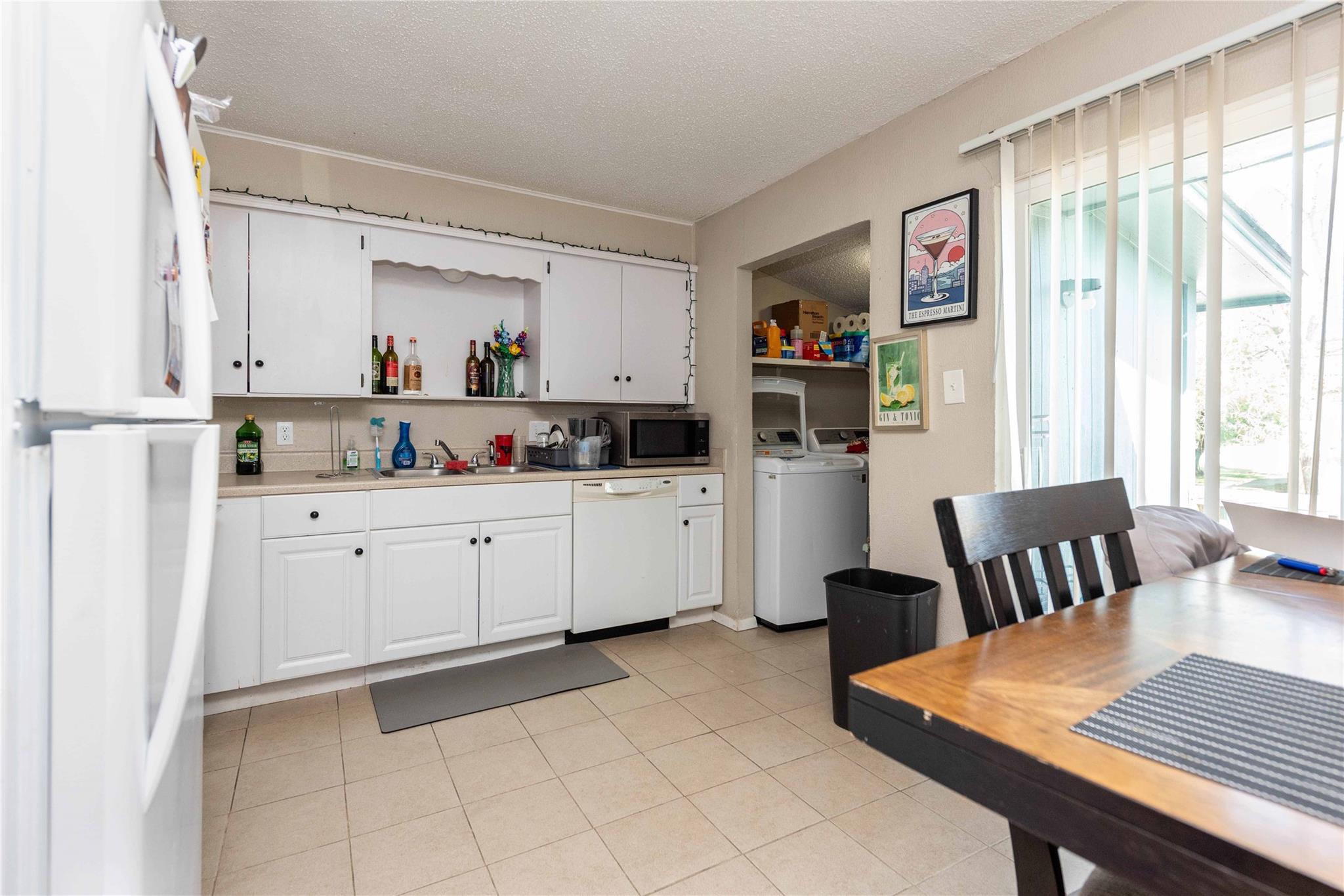 2214 Saulsbury DR