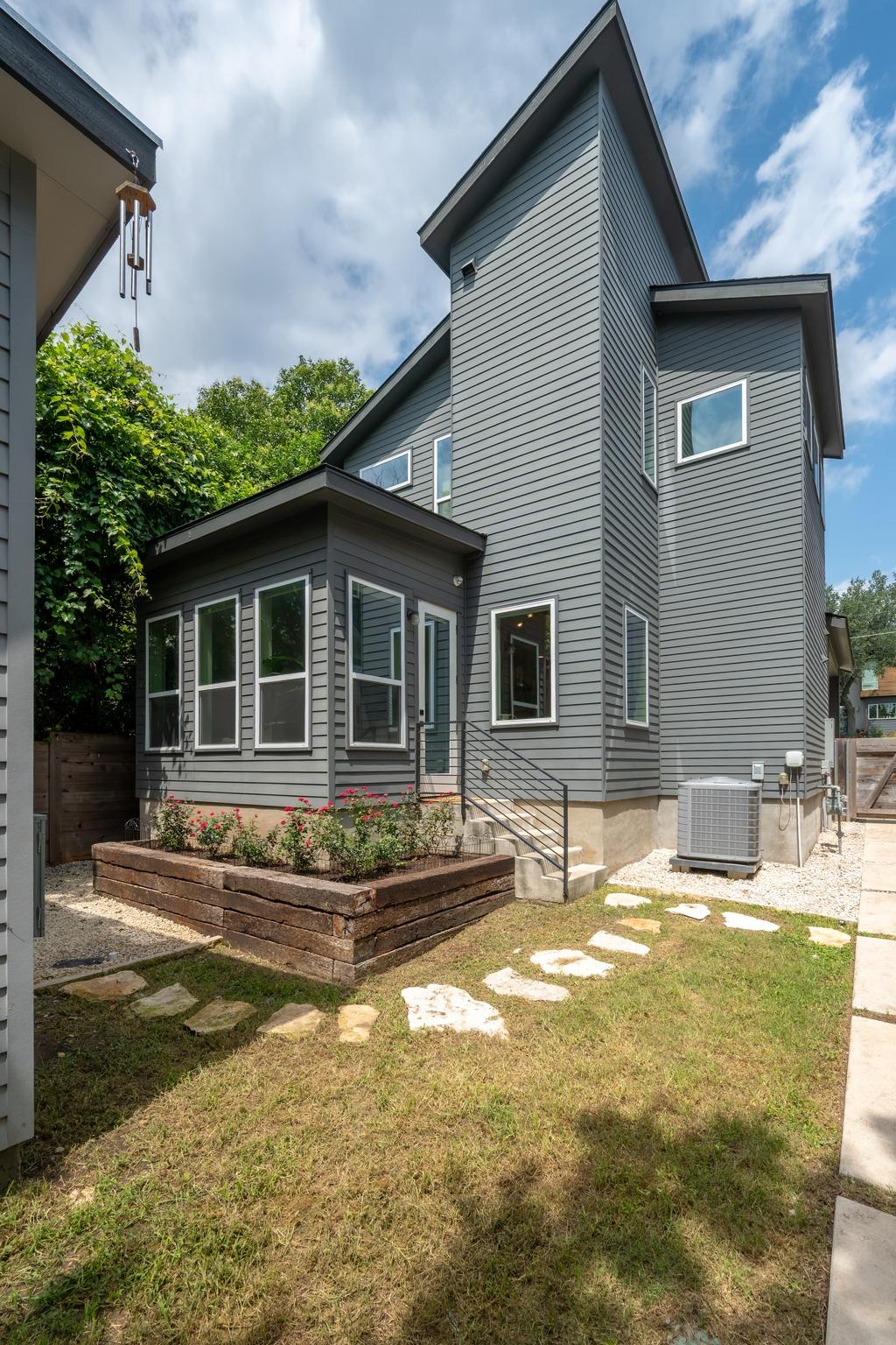 2605 S 2nd ST # 2