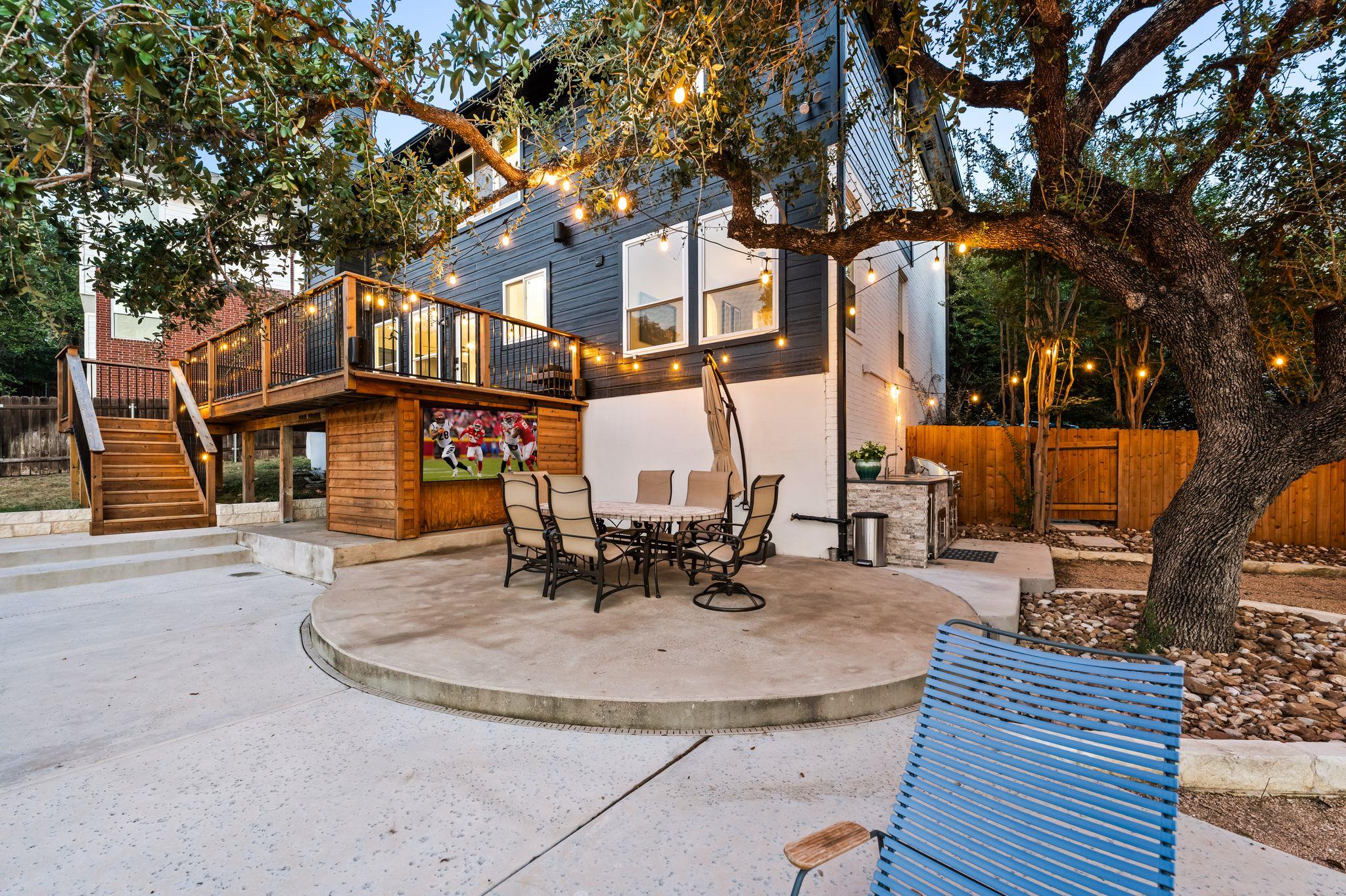 2204 Rimrock DR