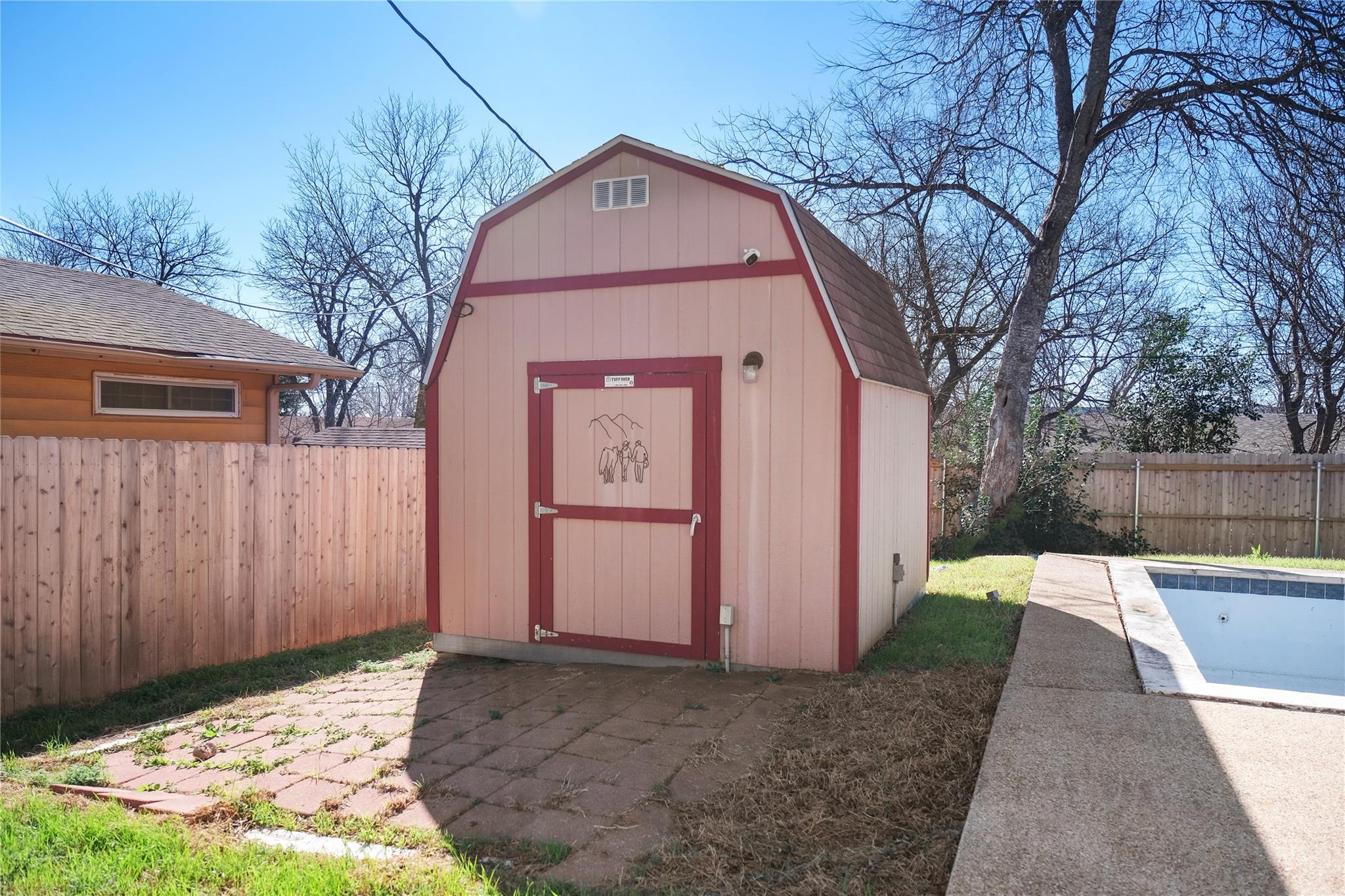 3300 Lake Inks Ave