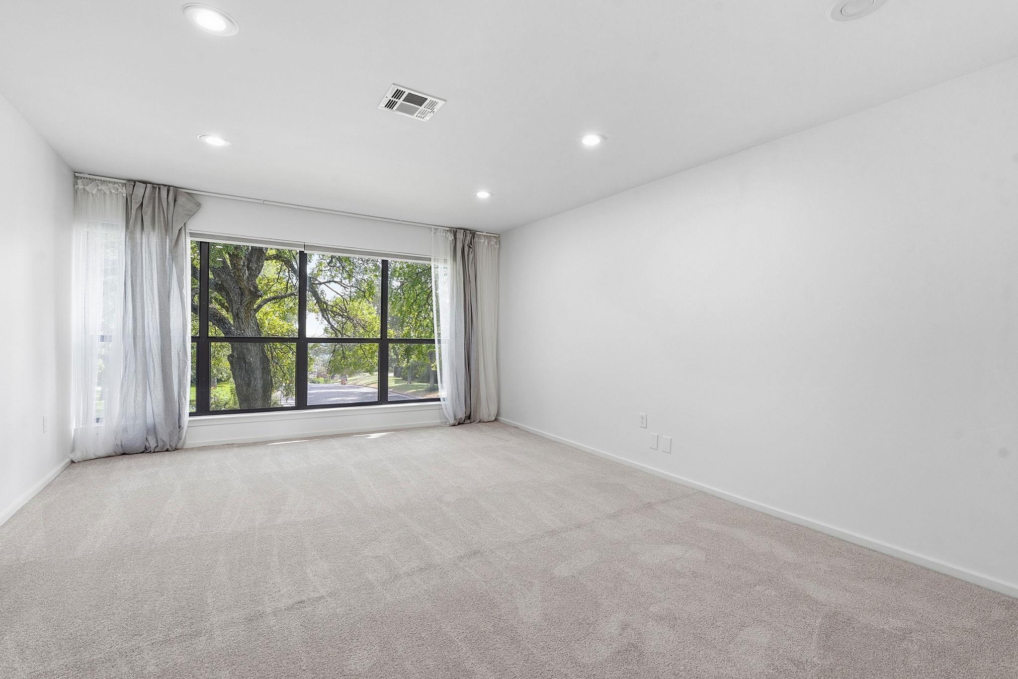 2114 Wychwood DR