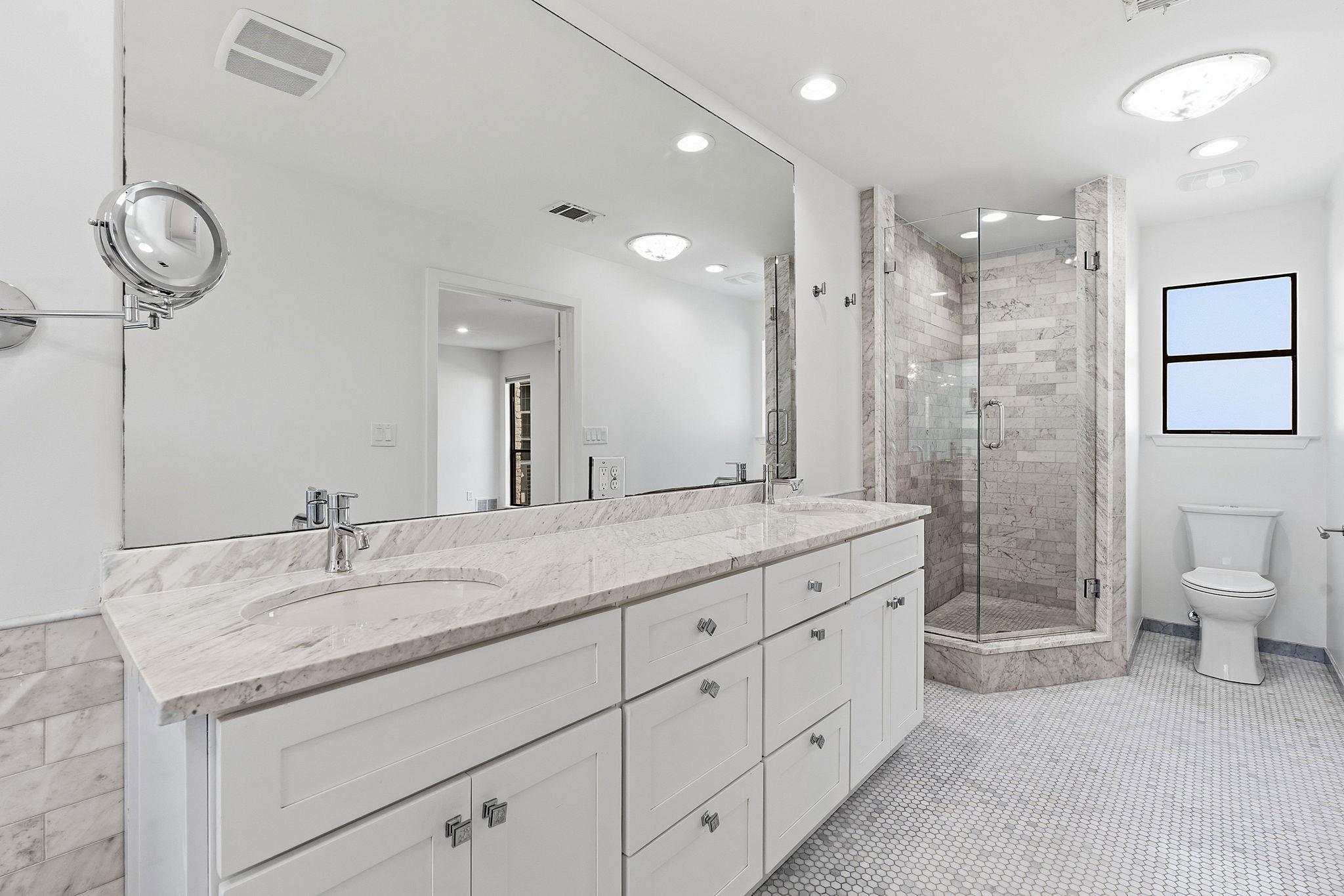 2114 Wychwood DR
