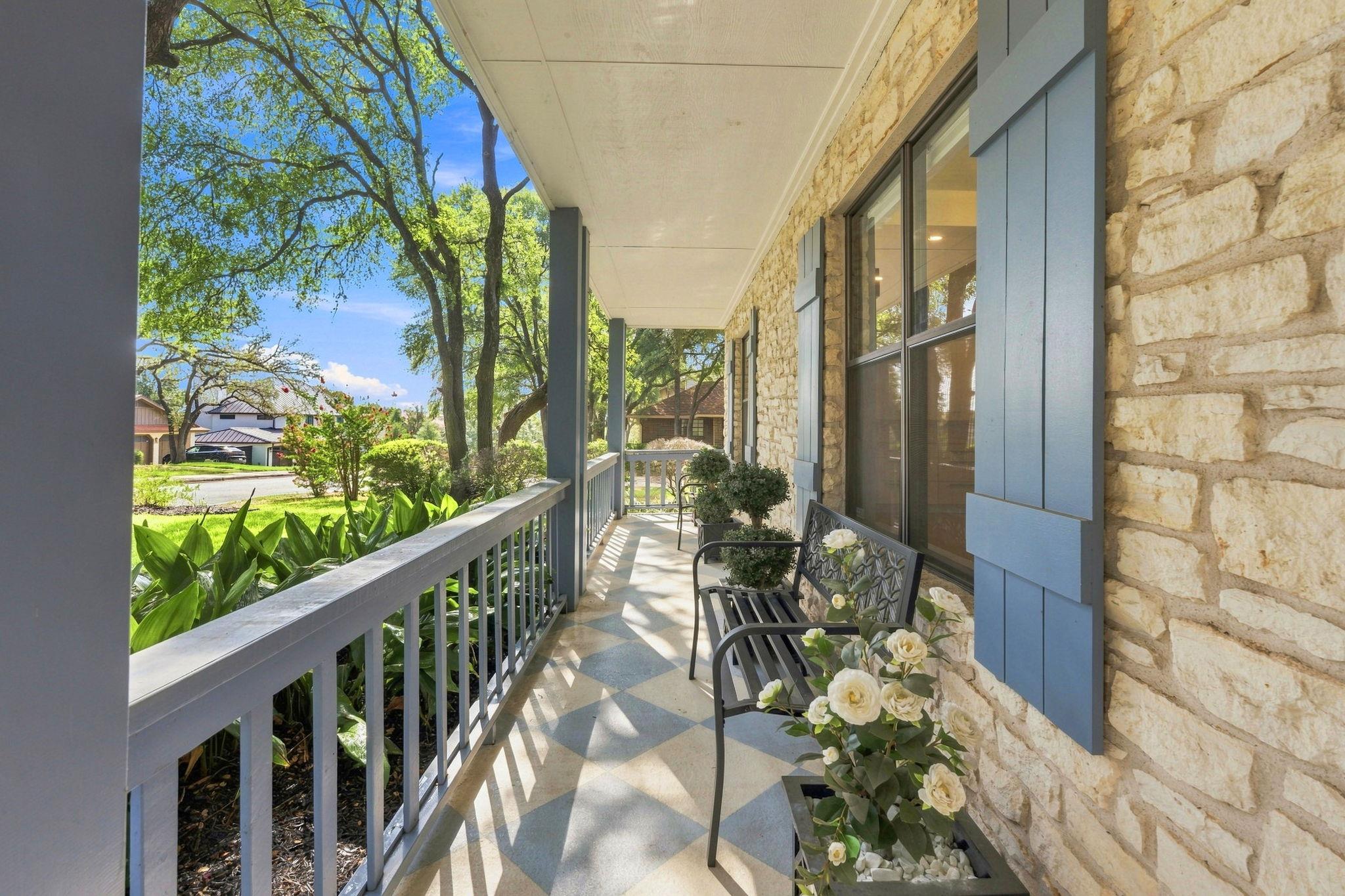 2114 Wychwood DR