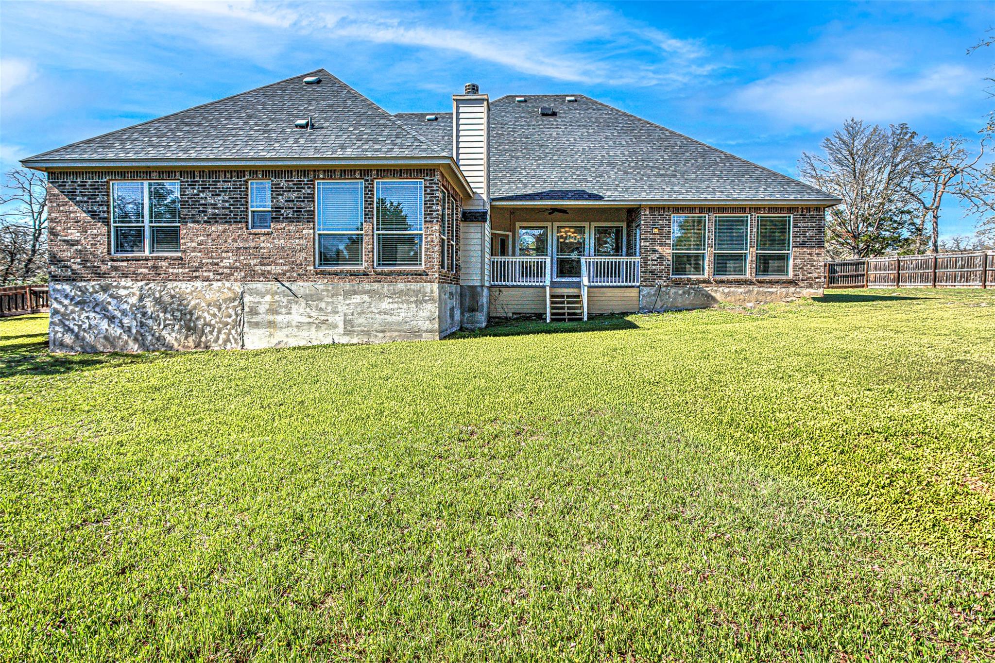 105 Arbors CIR