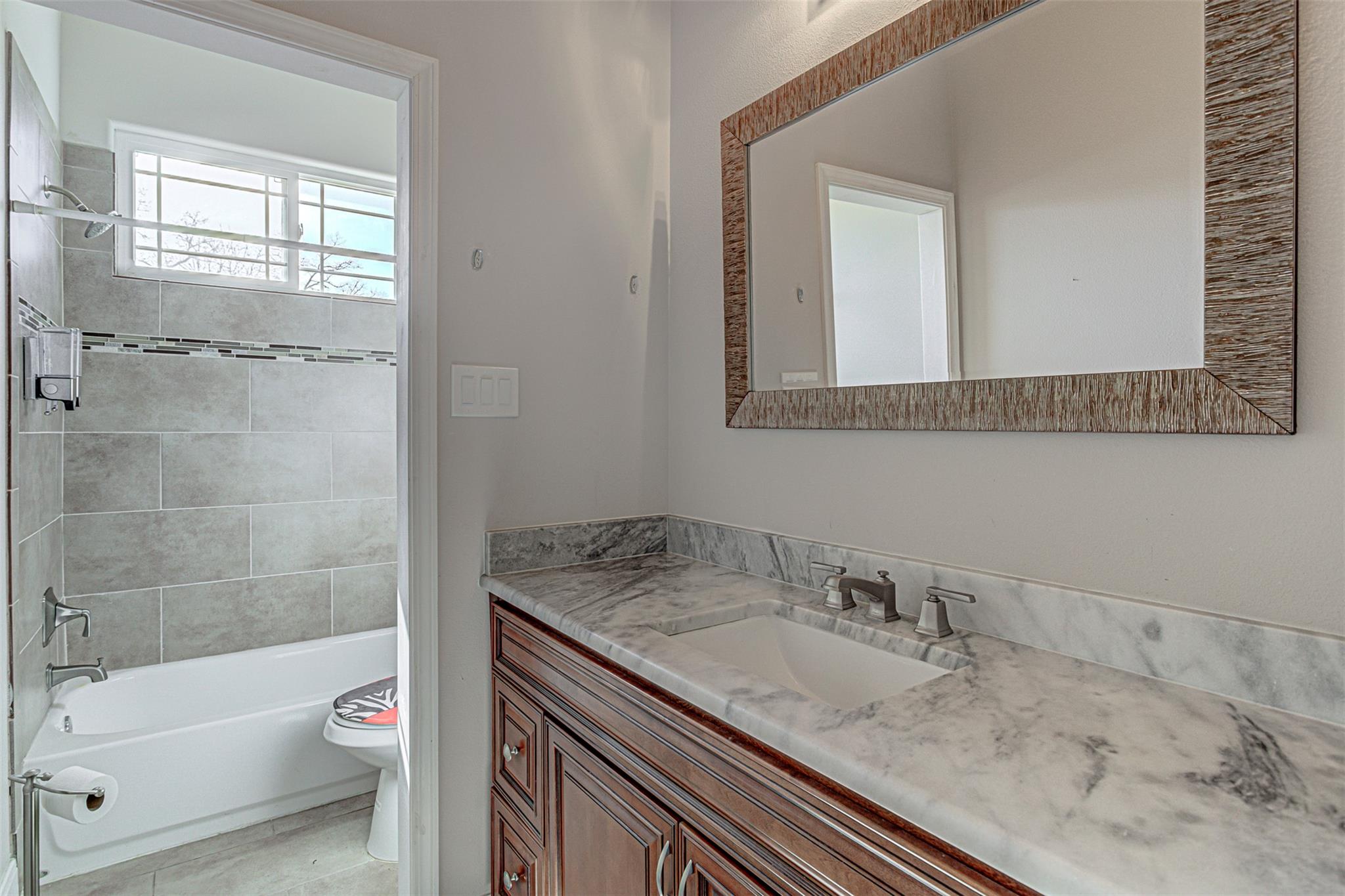 105 Arbors CIR