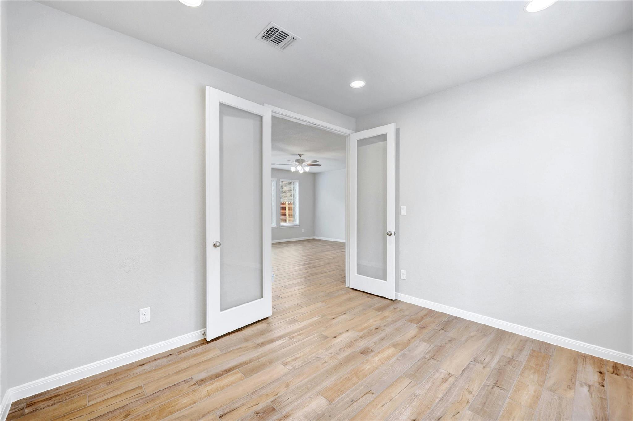 105 Danielson ST