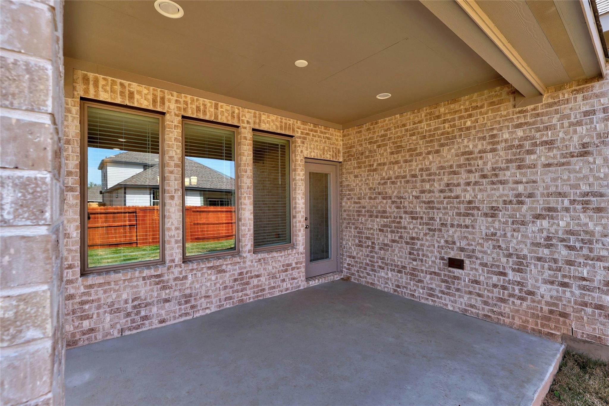 105 Danielson ST