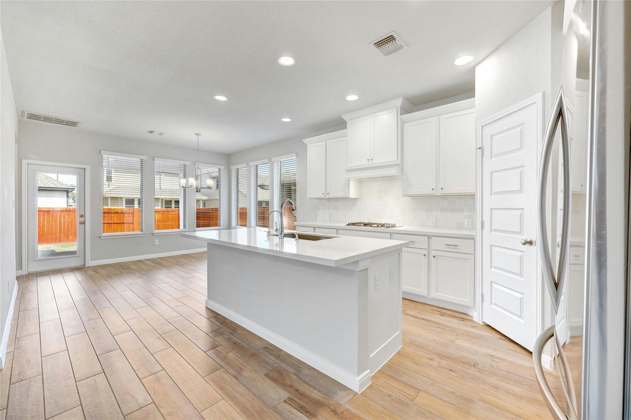 105 Danielson ST