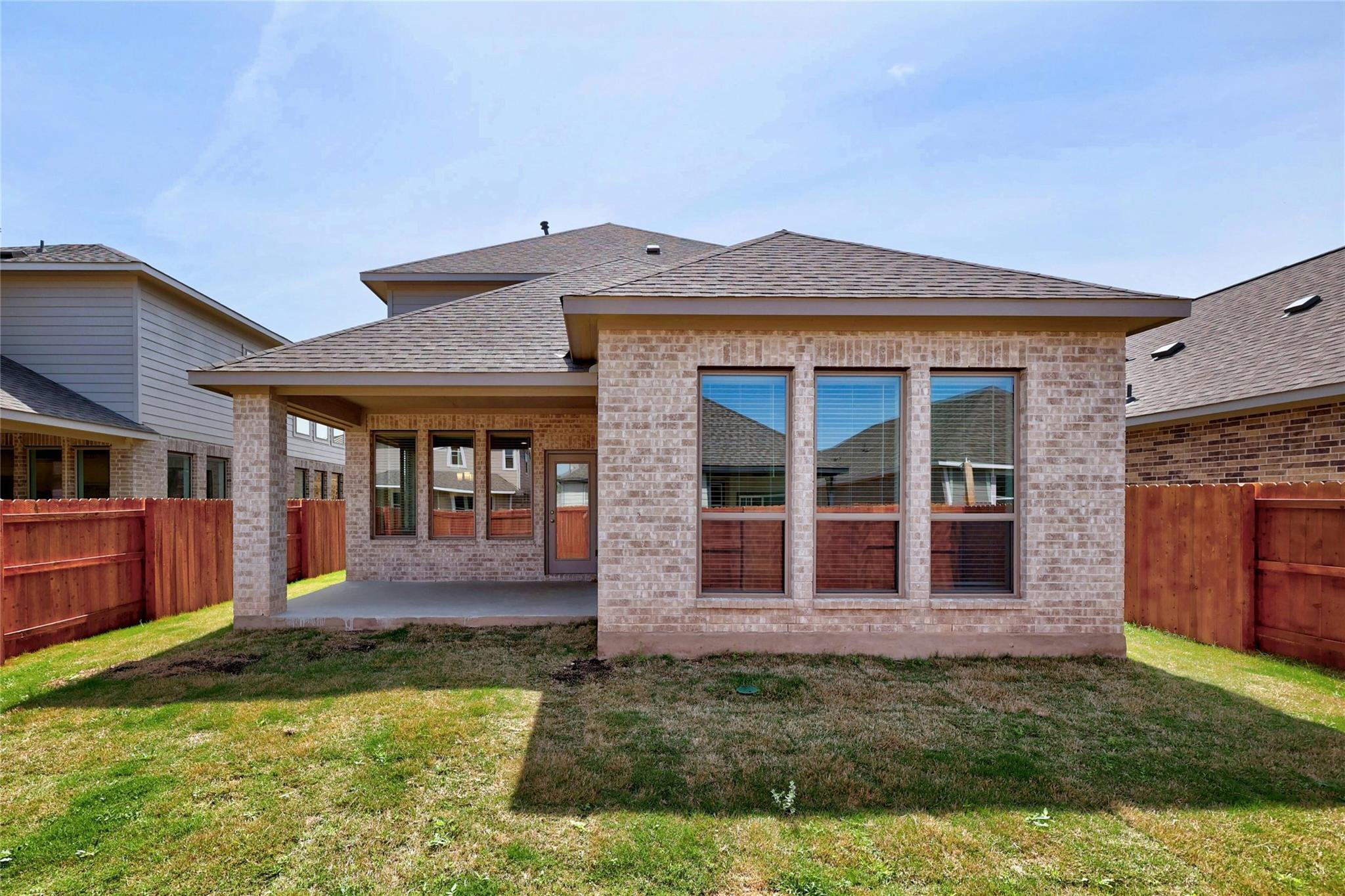 105 Danielson ST