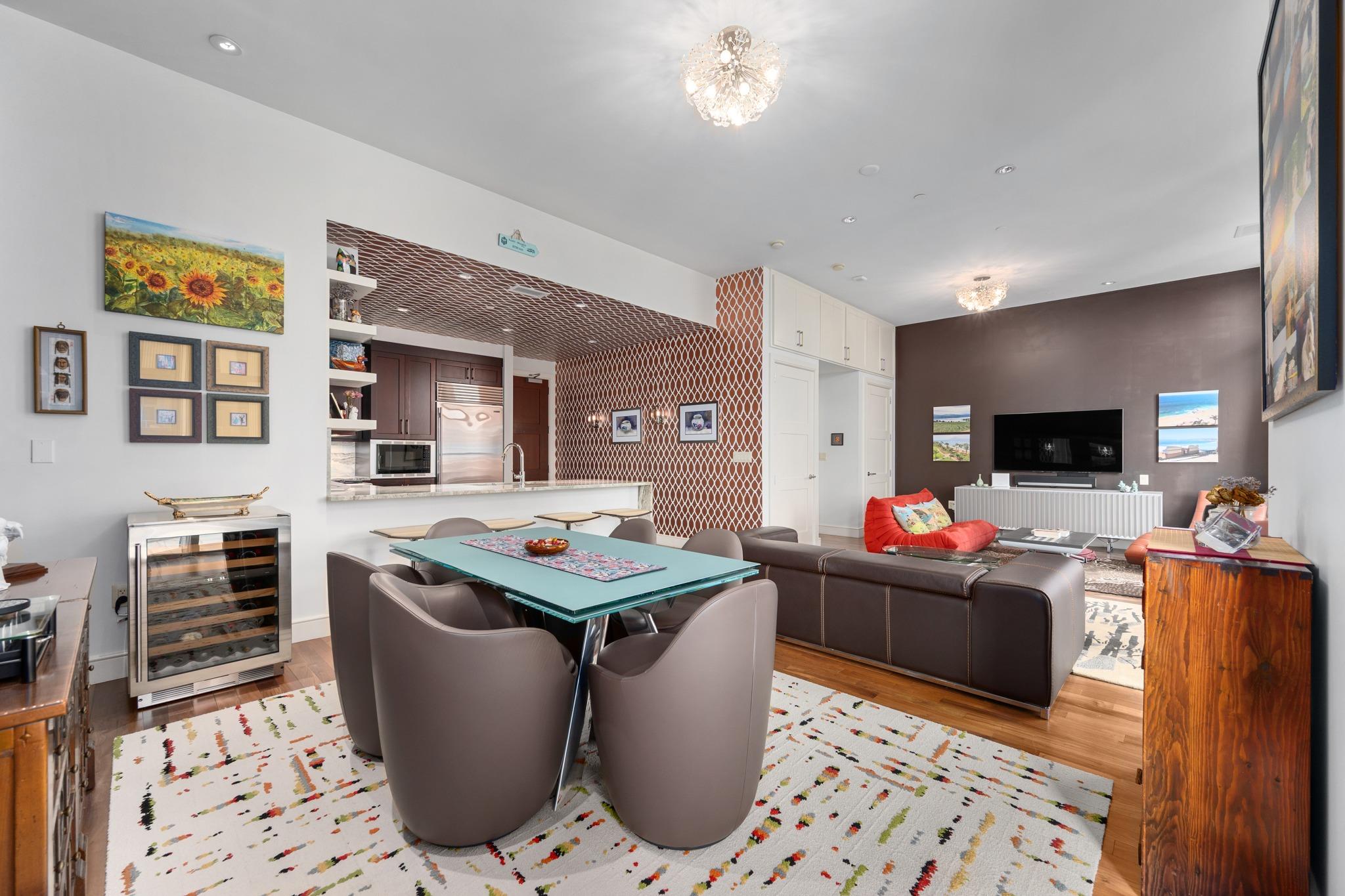 98 San Jacinto BLVD # 1306