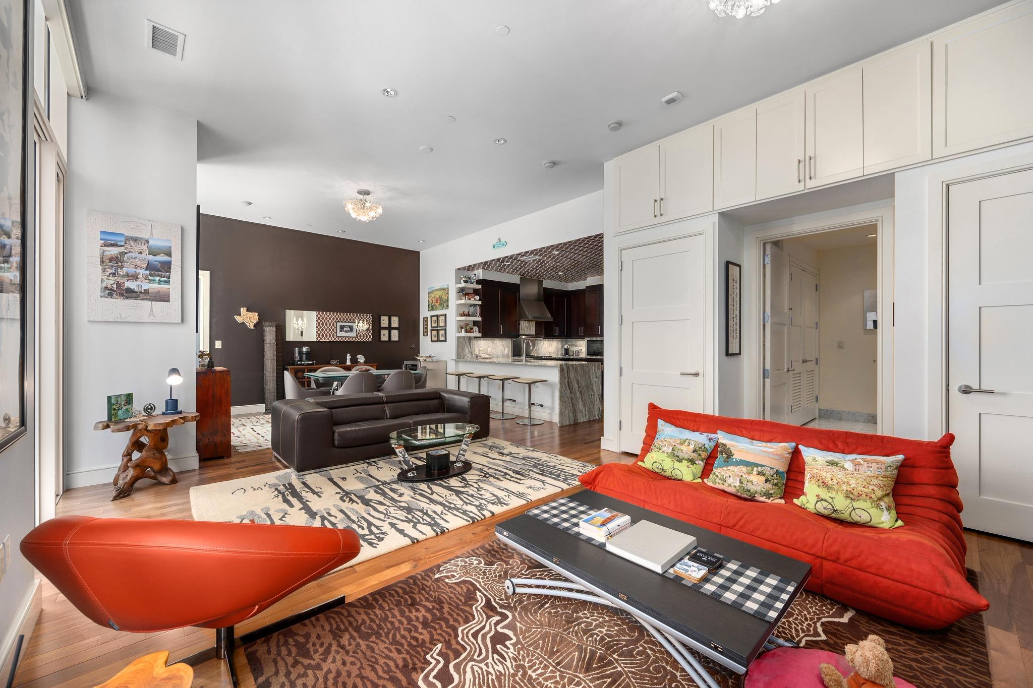 98 San Jacinto BLVD # 1306