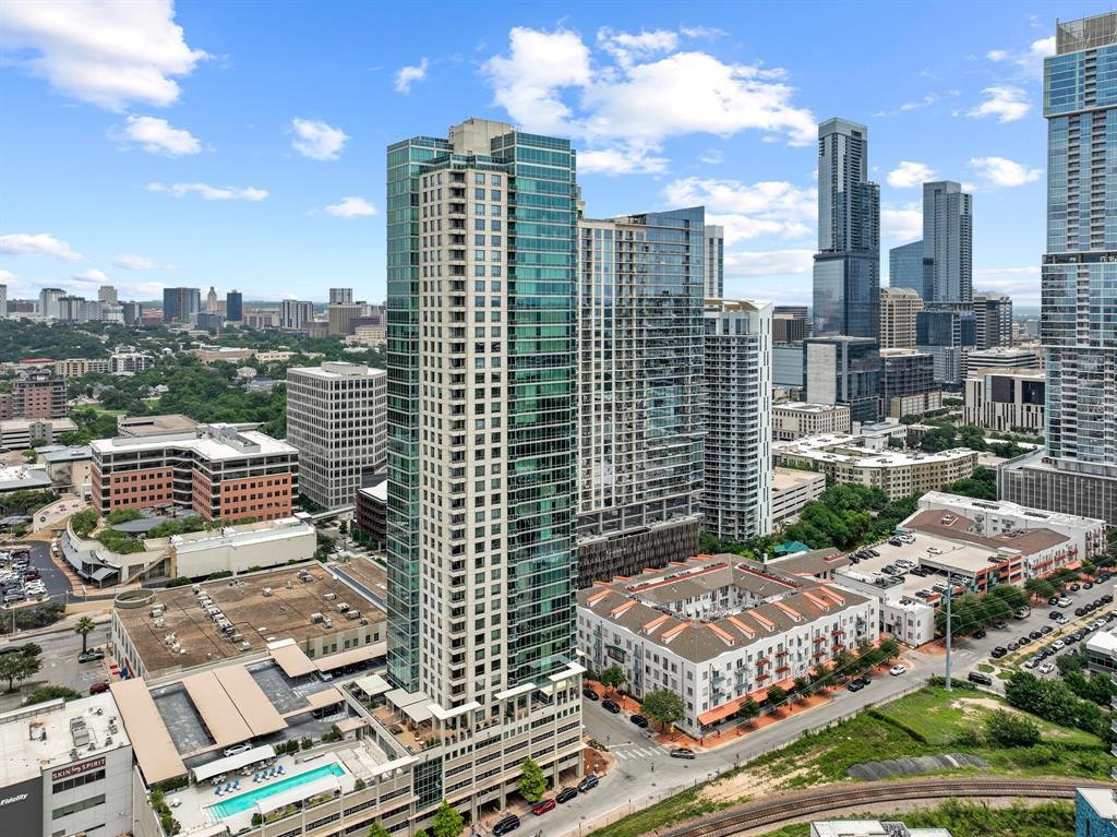 300 Bowie ST # 2706