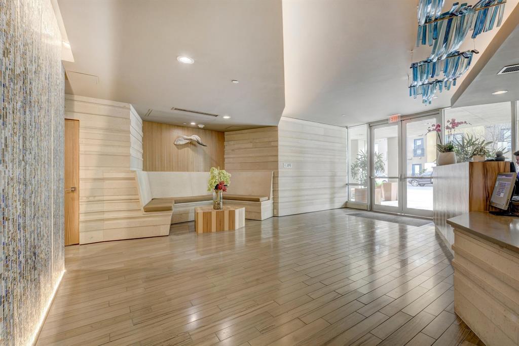 300 Bowie ST # 2706