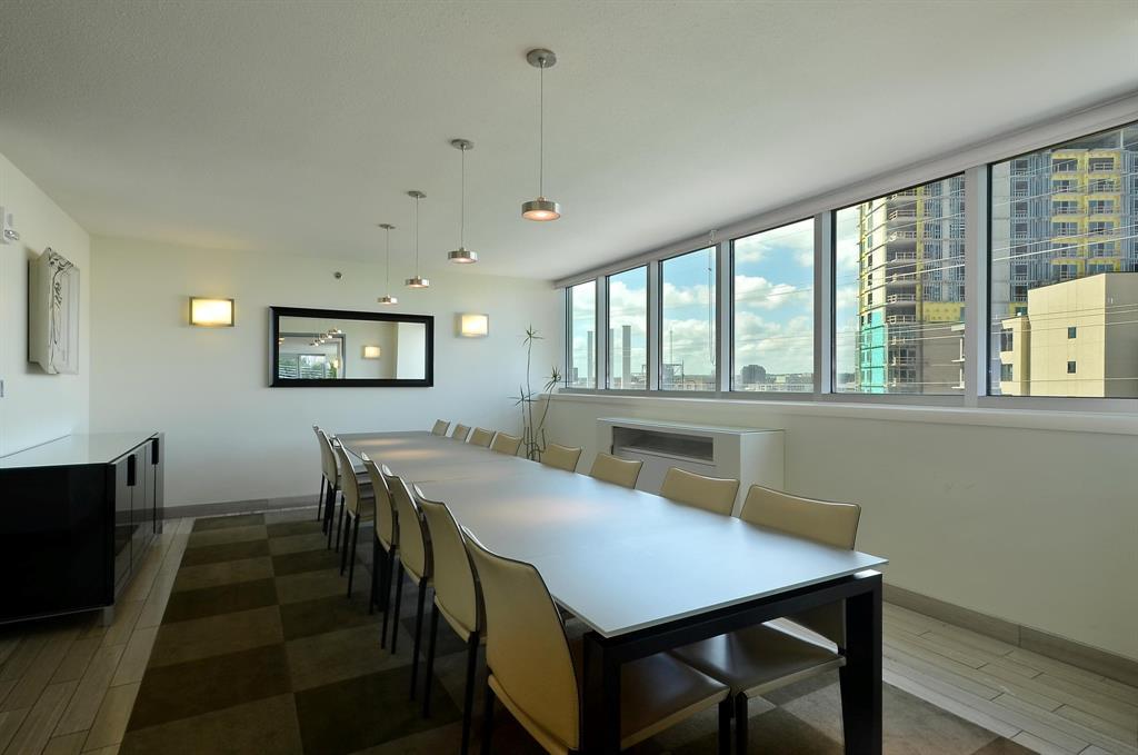 300 Bowie ST # 2706