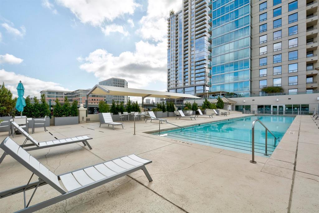 300 Bowie ST # 2706
