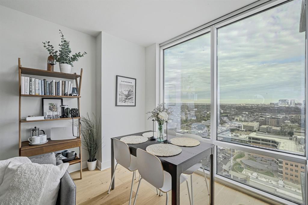 300 Bowie ST # 2706