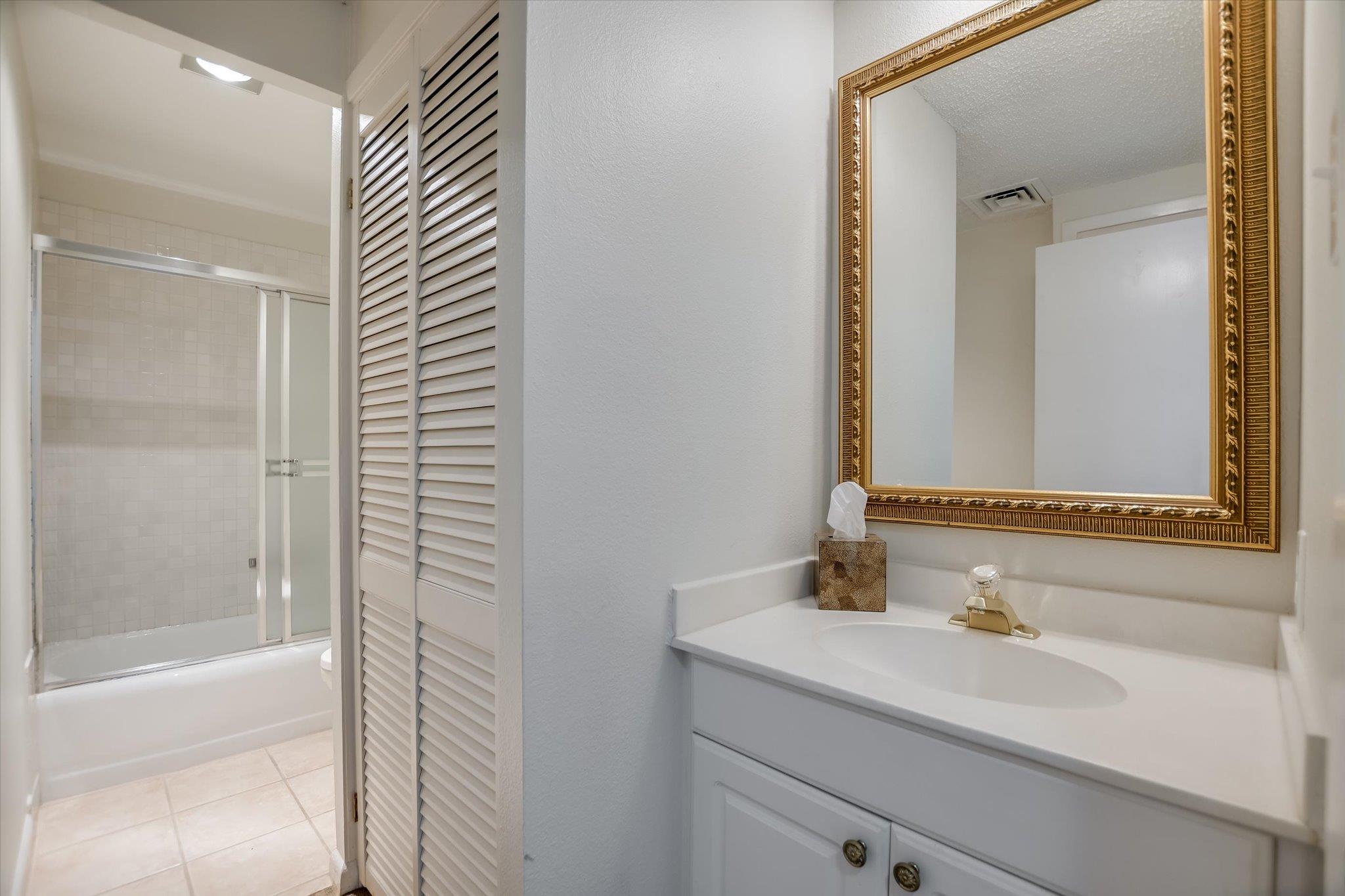 1801 Lavaca ST # F Unit: 14-F