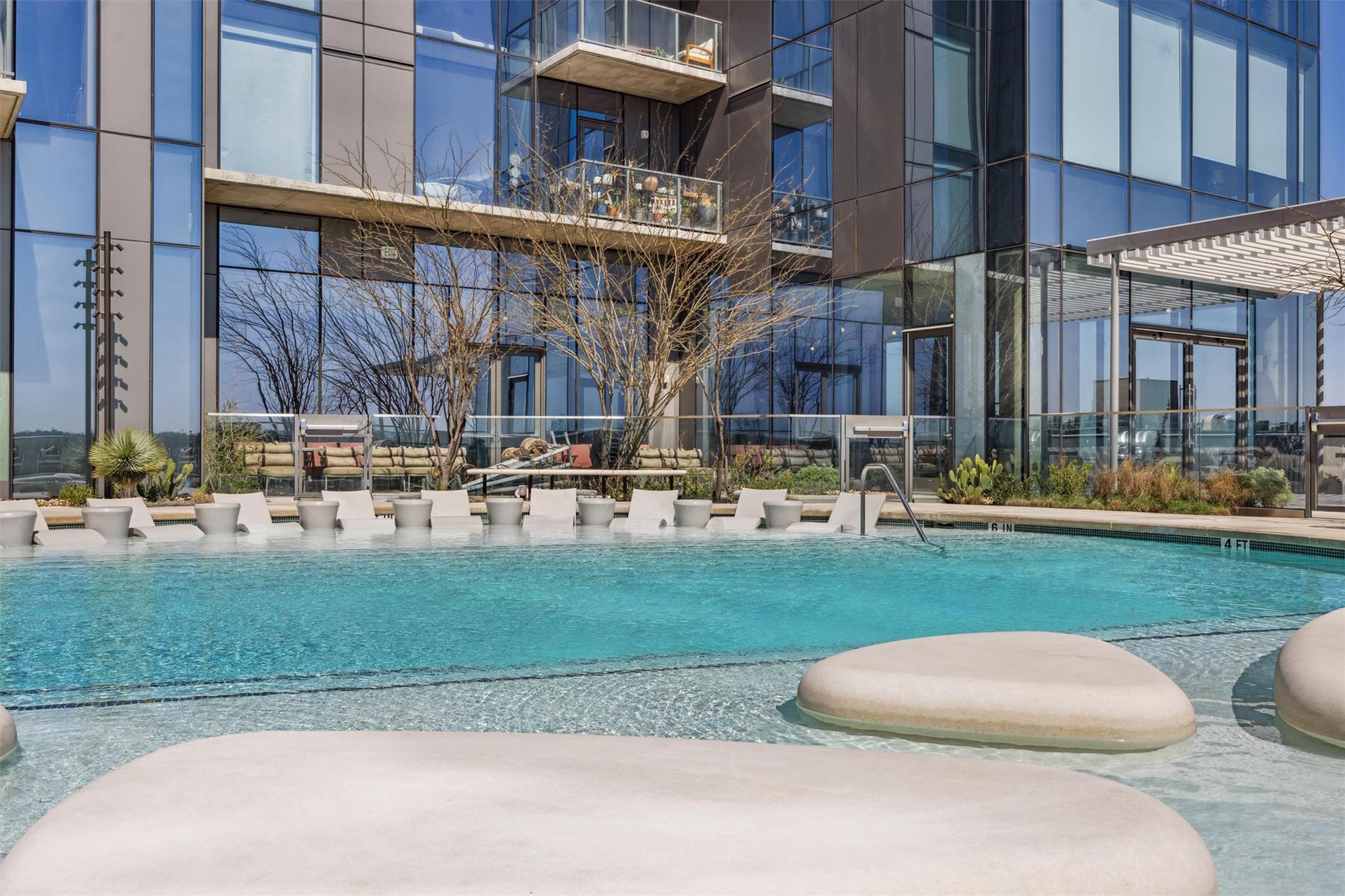 44 East Ave # 2607