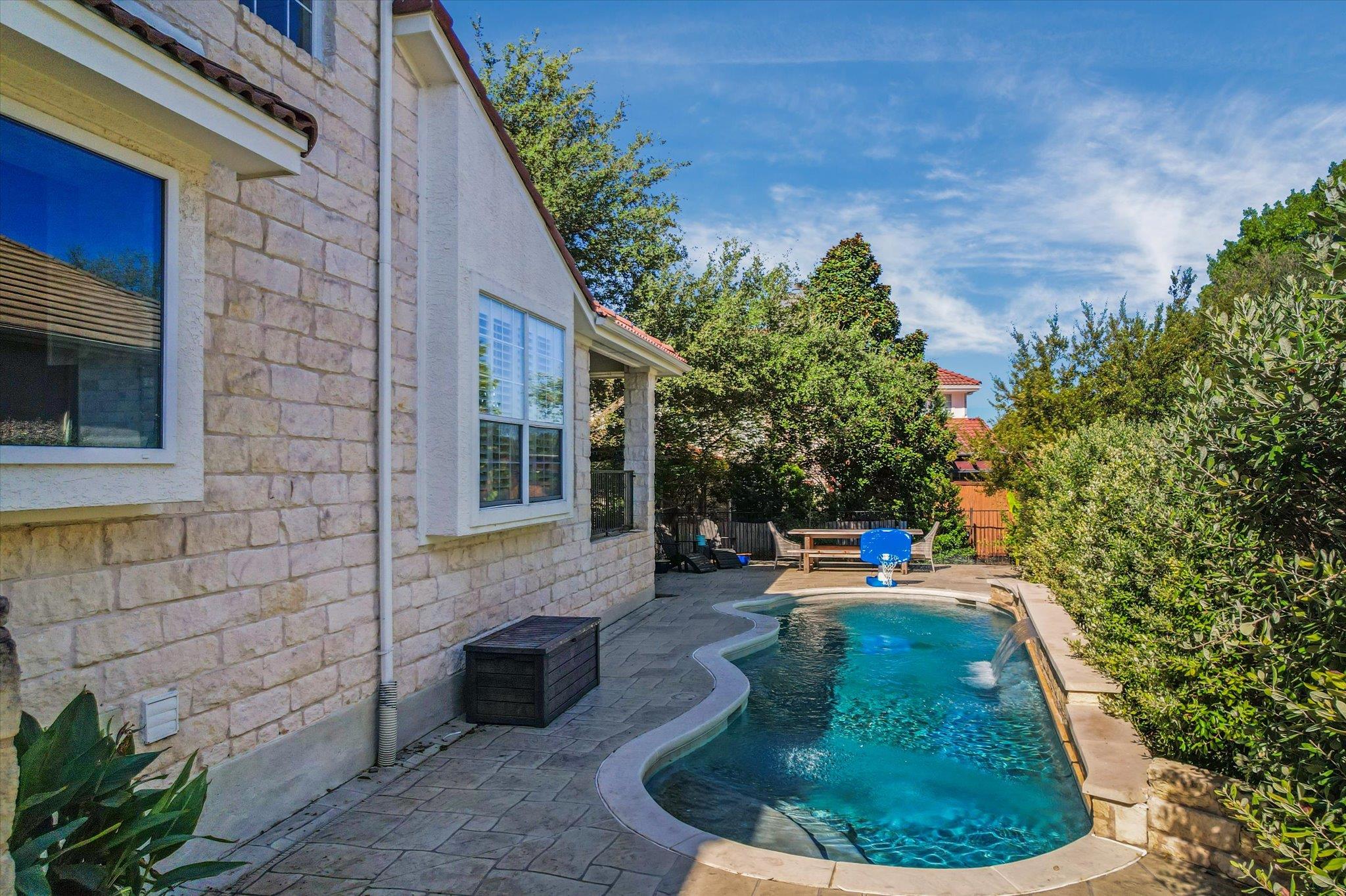 43 LOST MEADOW TRL