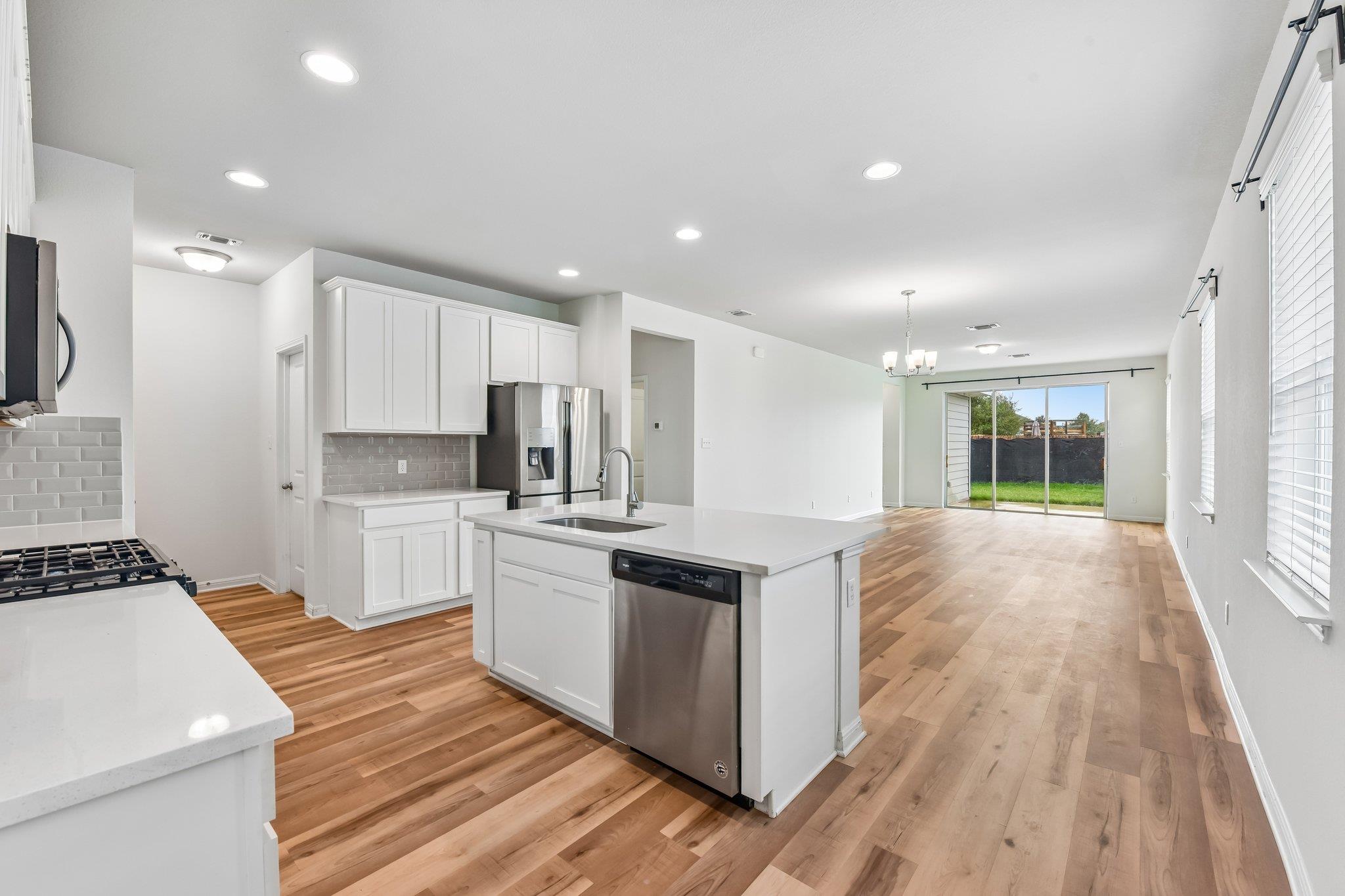 128 Lacey Oak LOOP
