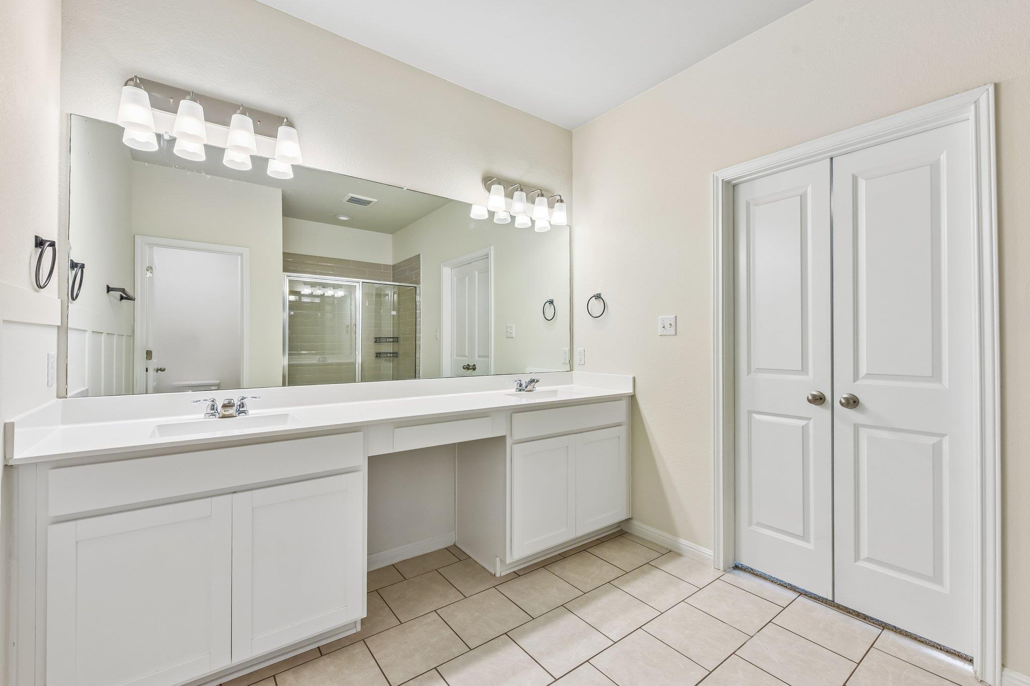128 Lacey Oak LOOP