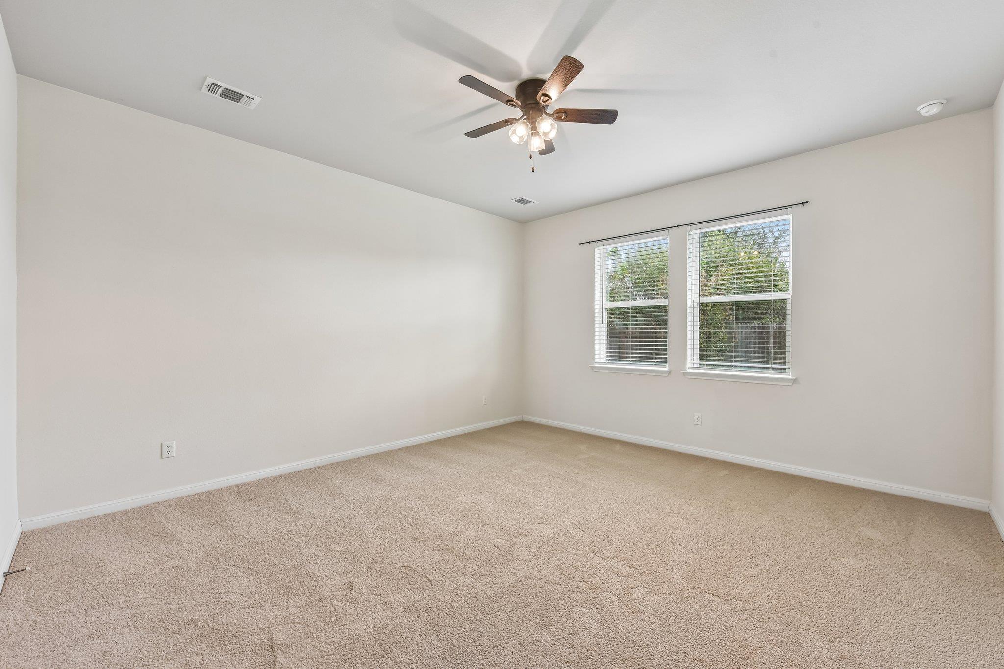 128 Lacey Oak LOOP