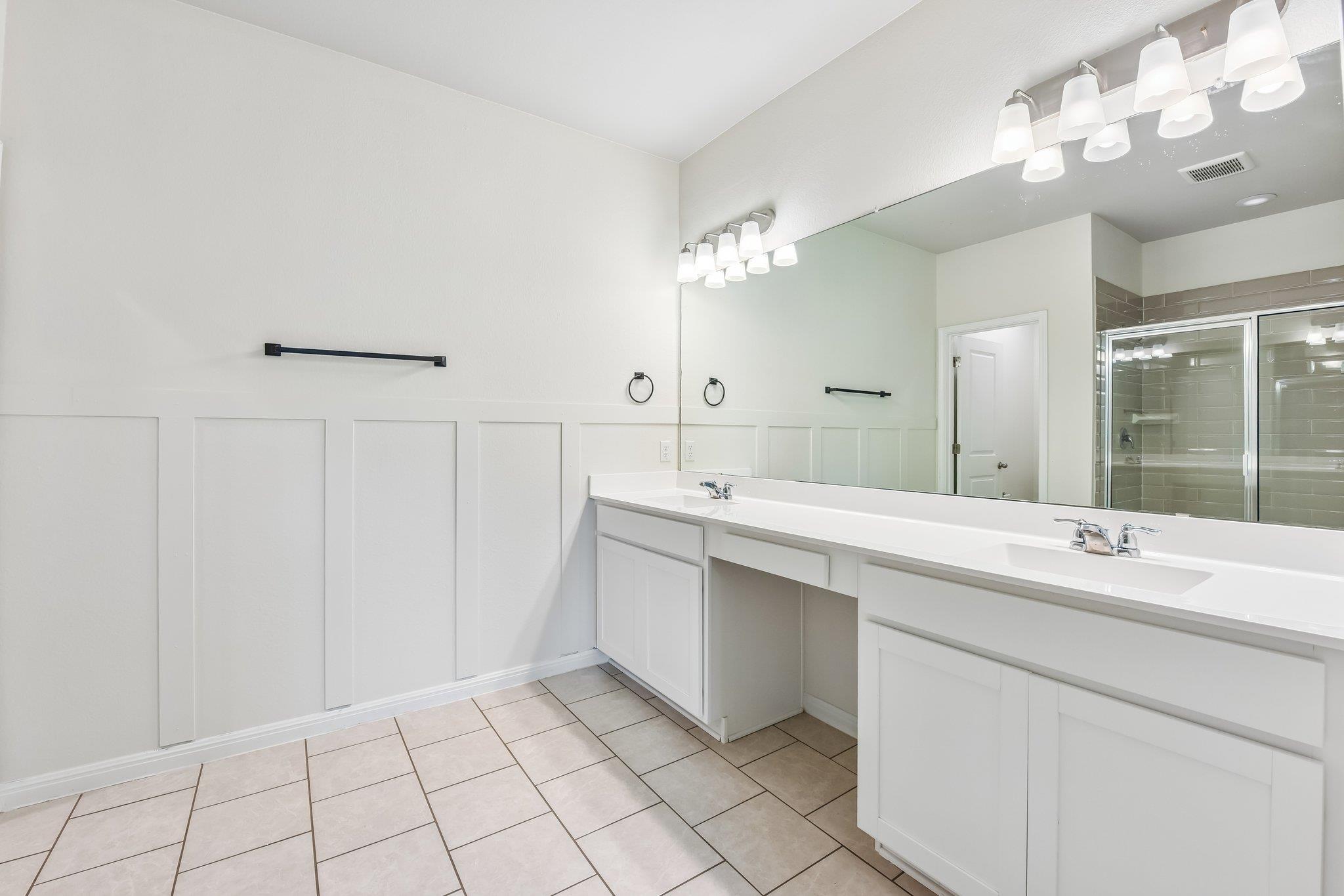 128 Lacey Oak LOOP