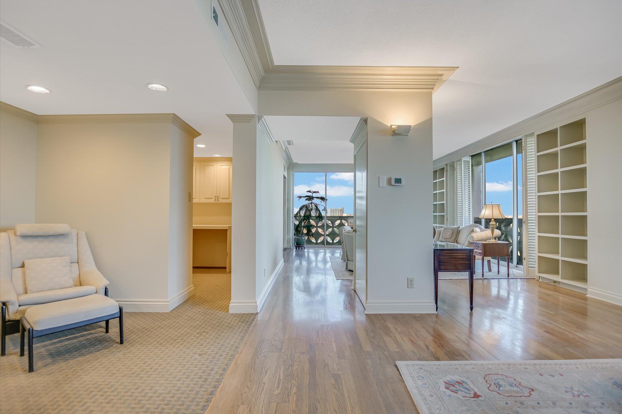 1801 Lavaca ST Unit: CDE