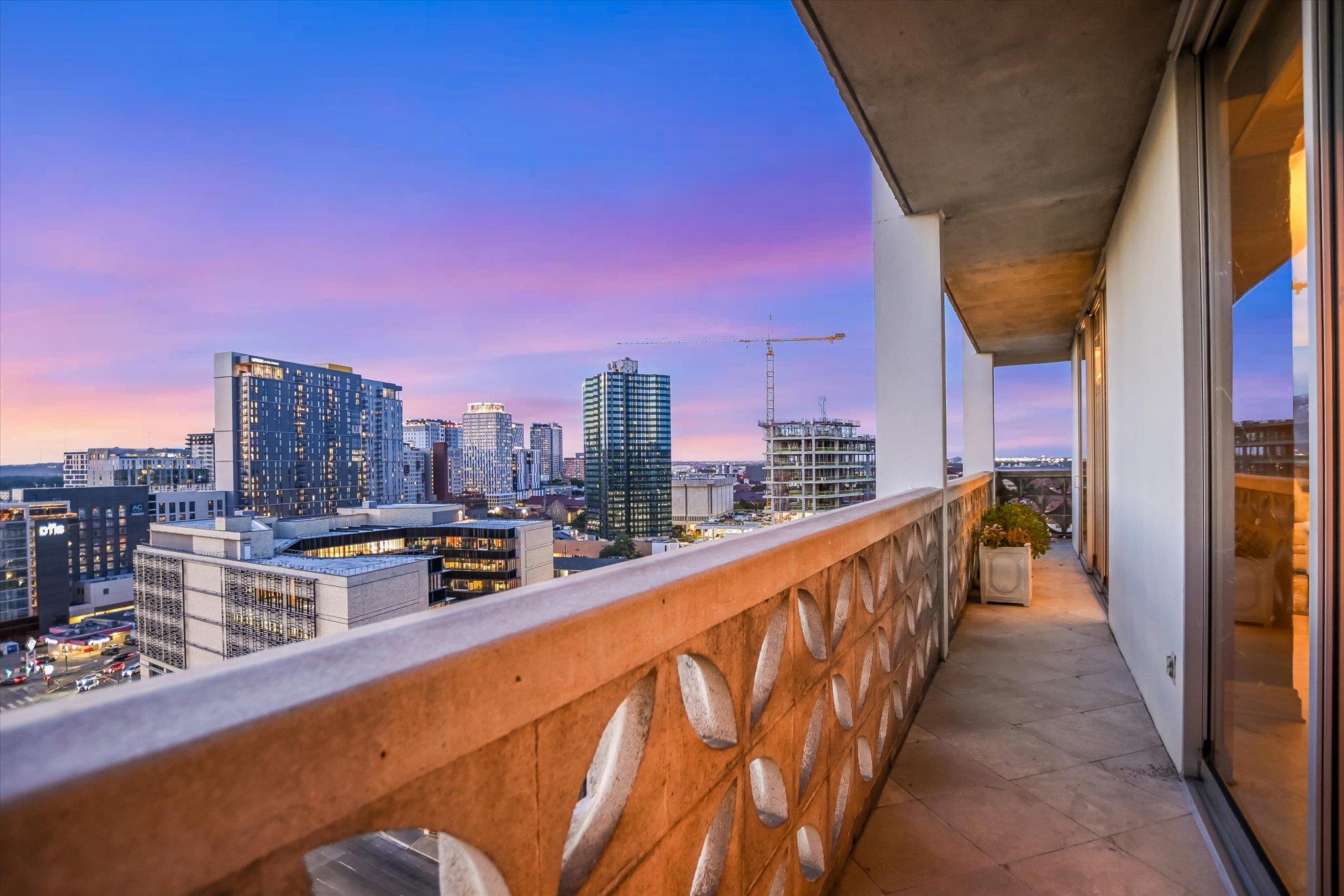 1801 Lavaca ST Unit: CDE