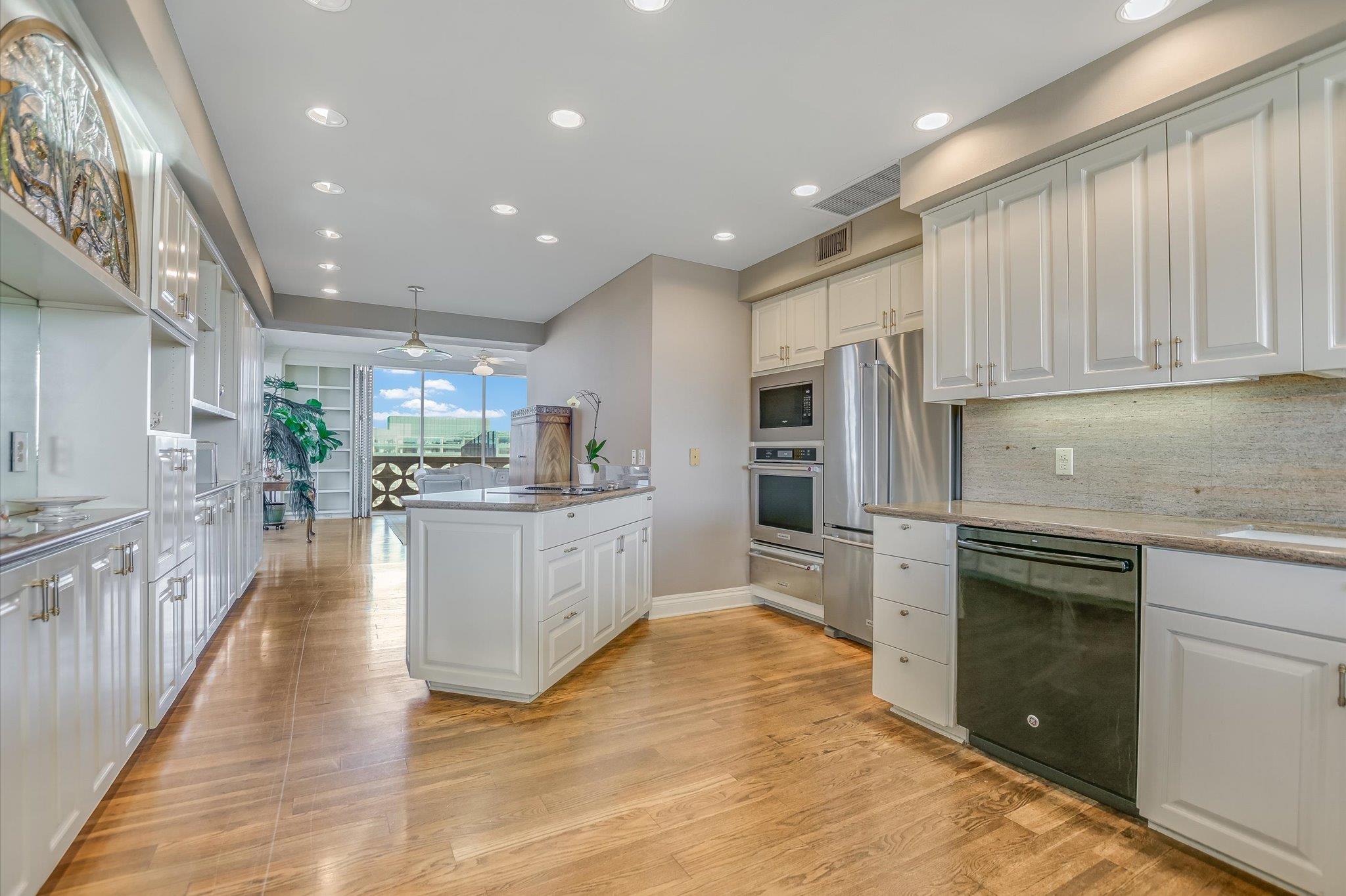 1801 Lavaca ST Unit: CDE