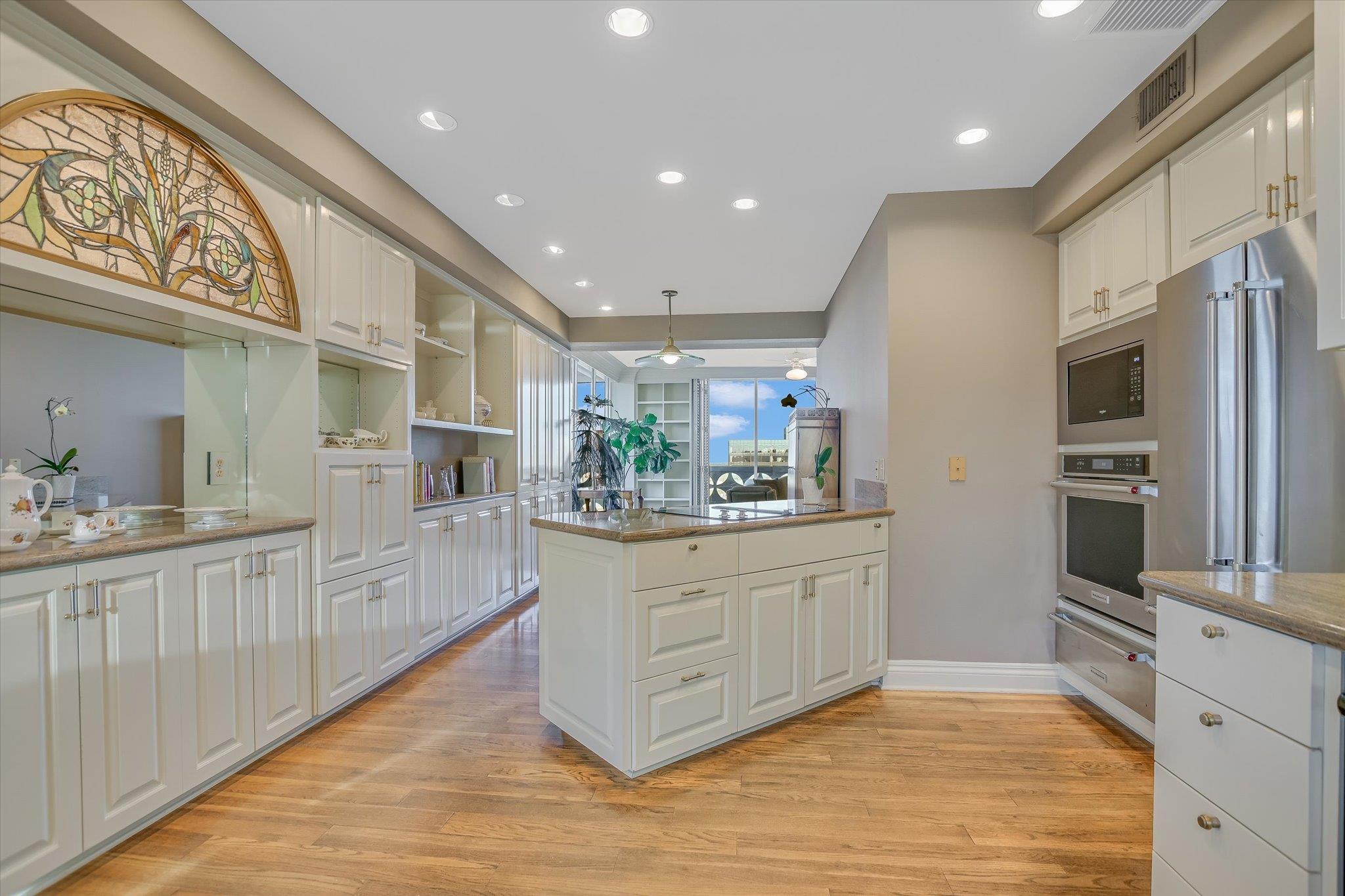 1801 Lavaca ST Unit: CDE
