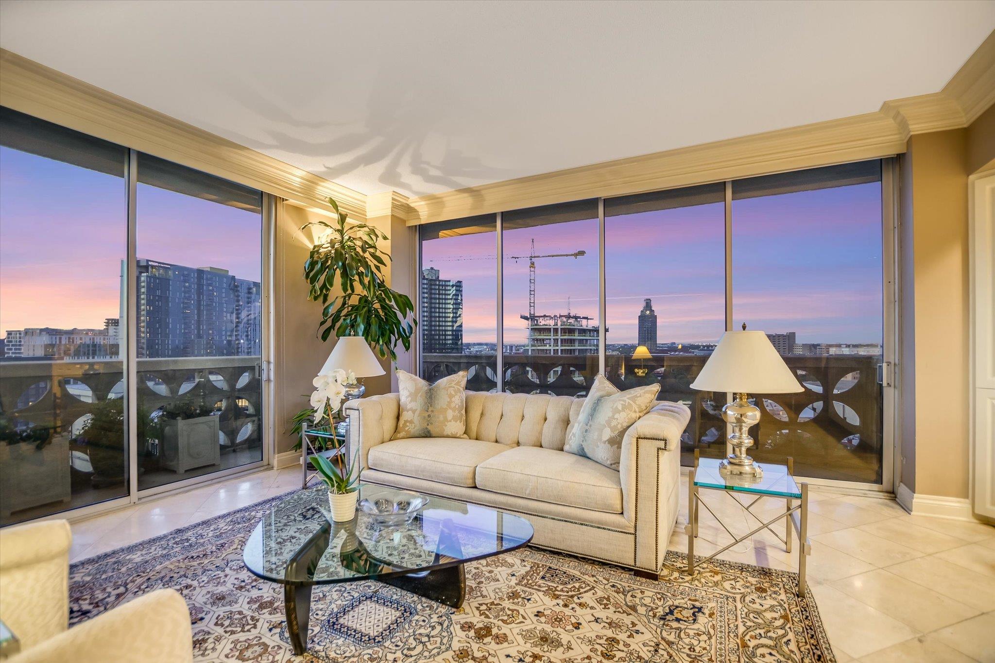 1801 Lavaca ST Unit: CDE
