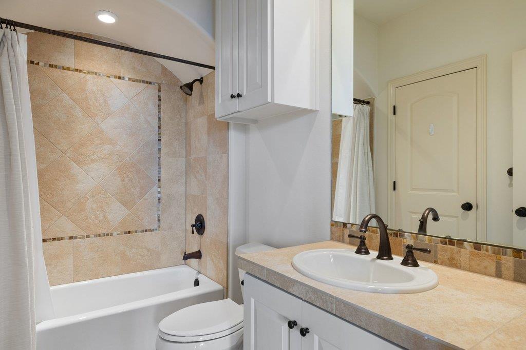 114 Golden Bear DR