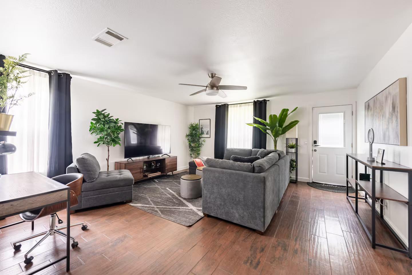 15217 Sabal Palm RD